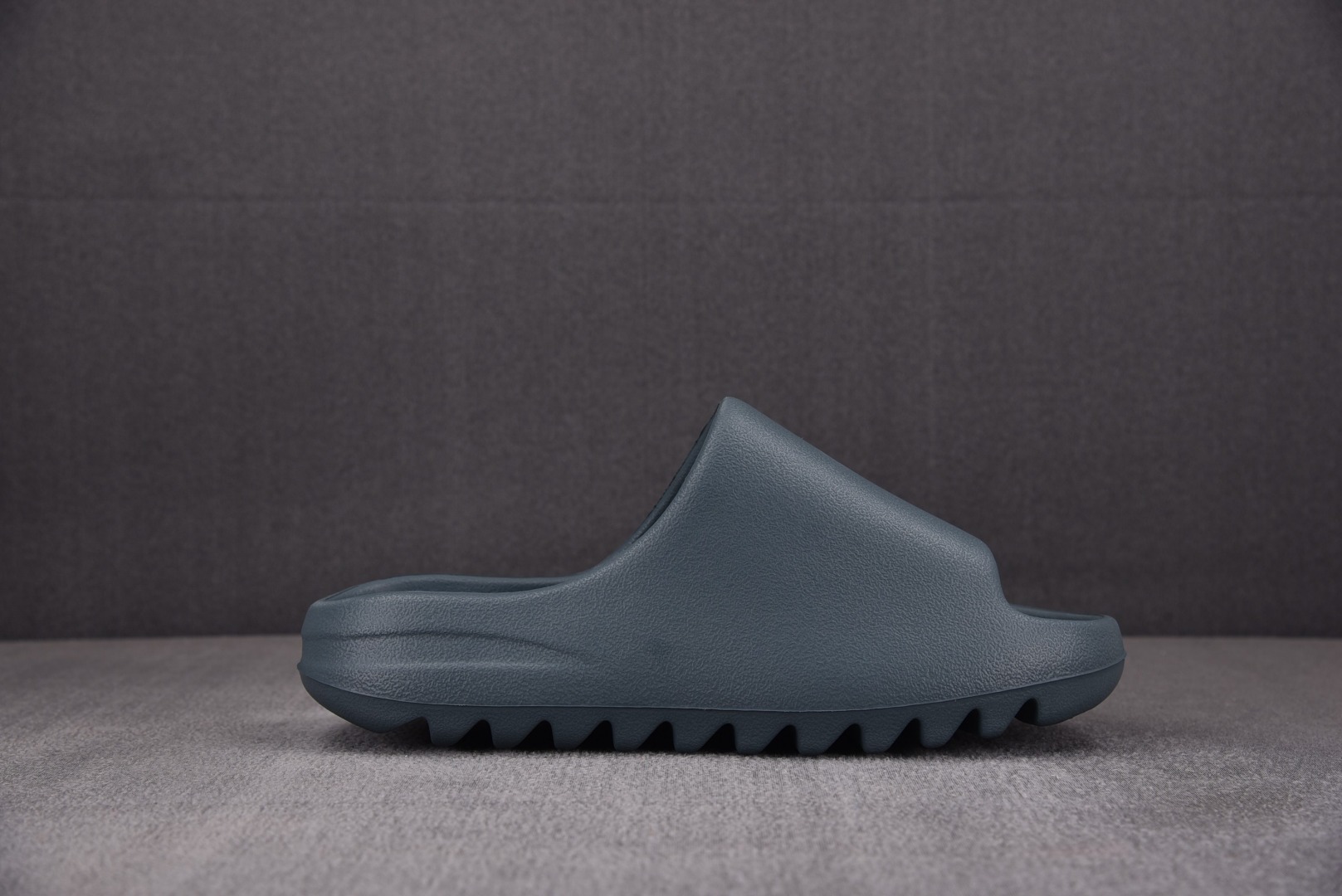 Yeezy深灰绿尺码:36.5-48.5纯原版出品-YeezySlide“SlateMarine”深灰绿