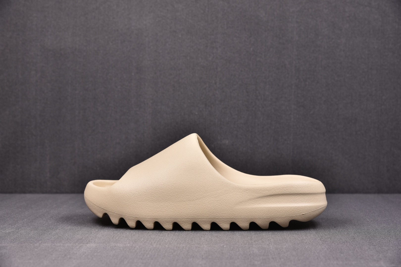 Yeezy骨白尺码:36.5-48.5纯原版出品-YeezySlide“Bone”骨白磨砂FZ5897Y