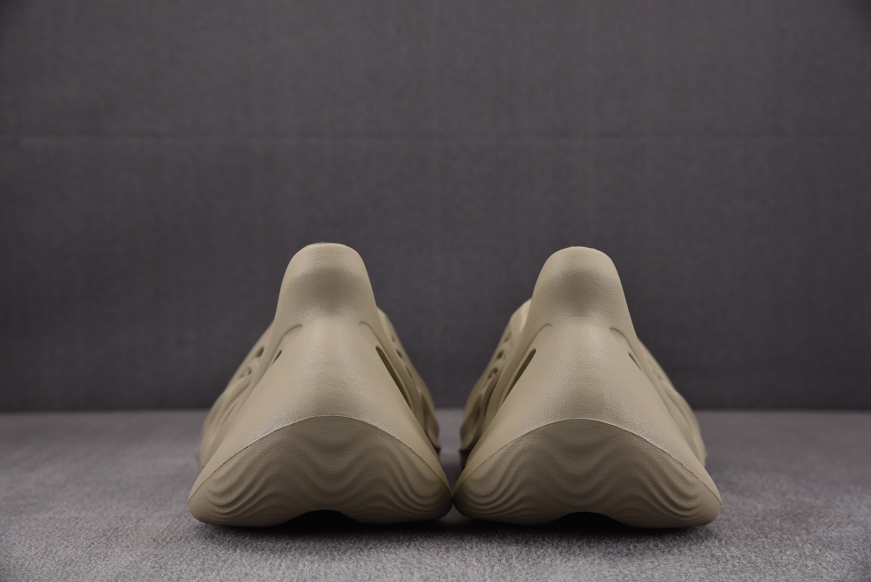 Yeezy浅棕尺码:36.5-48.5纯原版出品-YeezyFoamRunnerStoneSalt浅棕G