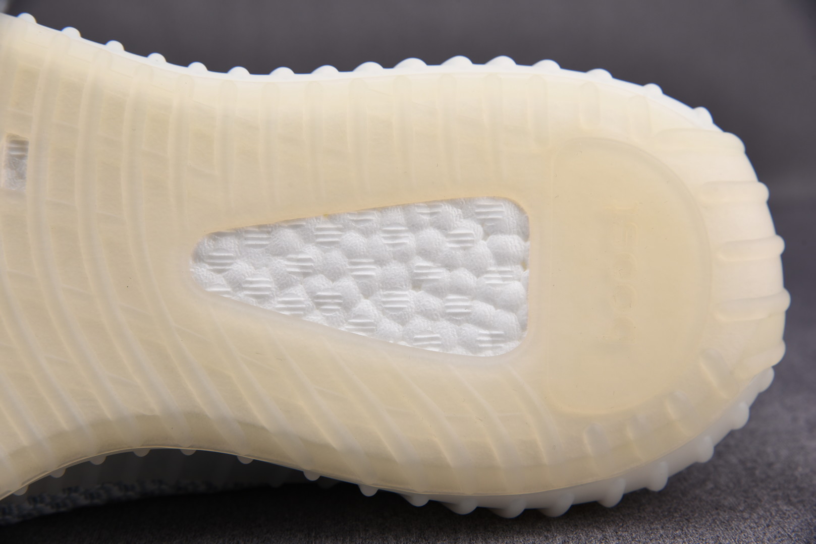 Yeezy冰蓝尺码:36-48纯原版出品-YeezyBoost350V2CloudWhite冰蓝天使FX