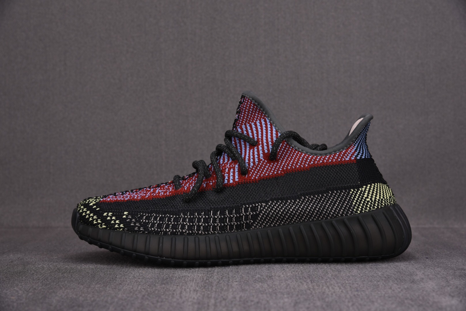 Yeezy黑红尺码:36-48纯原版出品-YeezyBoost350V2Yecheil黑红拼接满天星羽毛