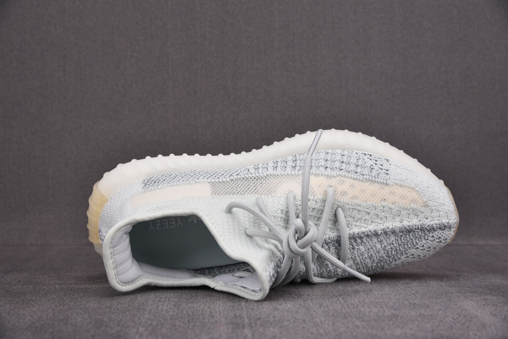 Yeezy冰蓝尺码:36-48纯原版出品-YeezyBoost350V2CouldWhite云白冰蓝满天