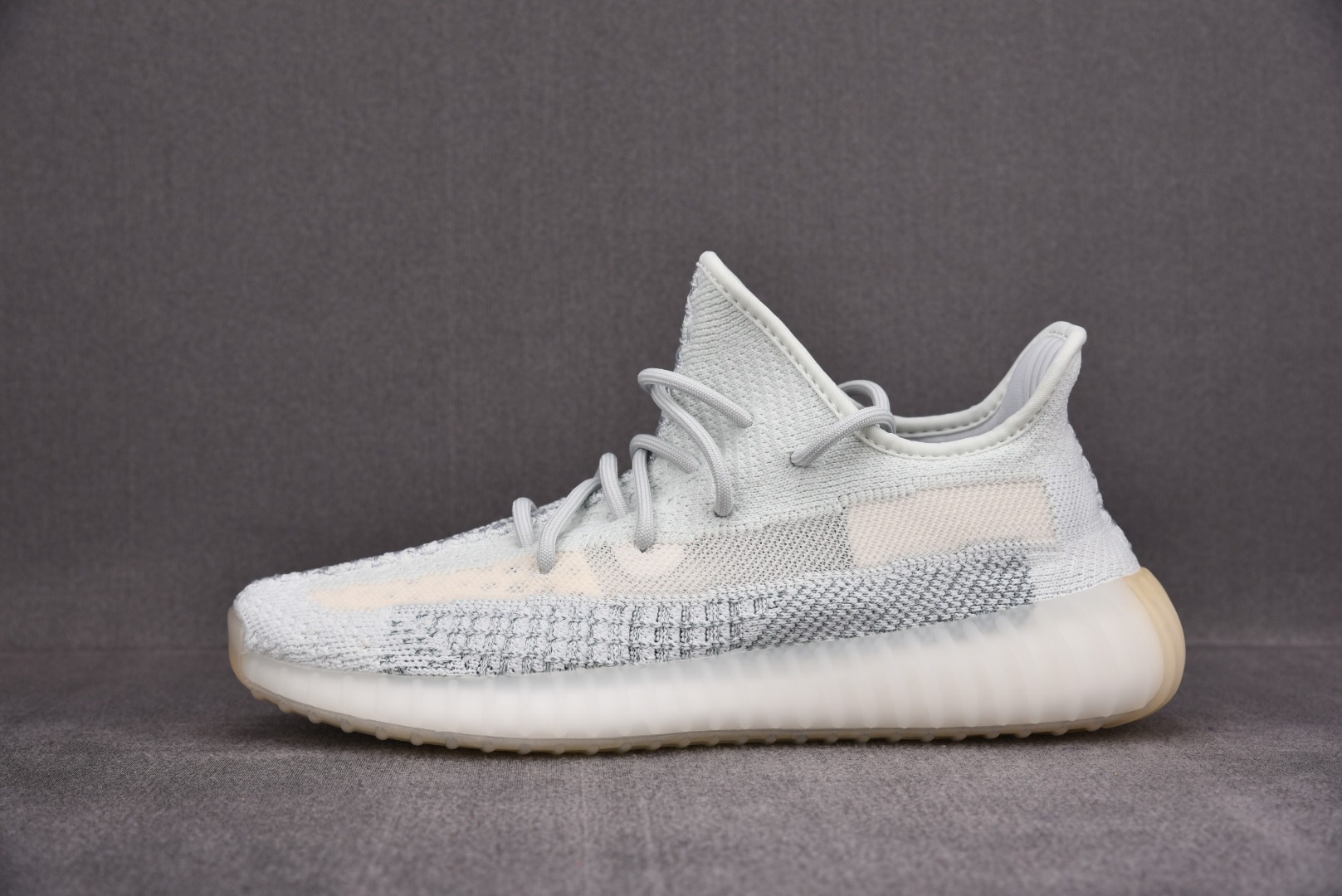 Yeezy冰蓝尺码:36-48纯原版出品-YeezyBoost350V2CouldWhite云白冰蓝满天