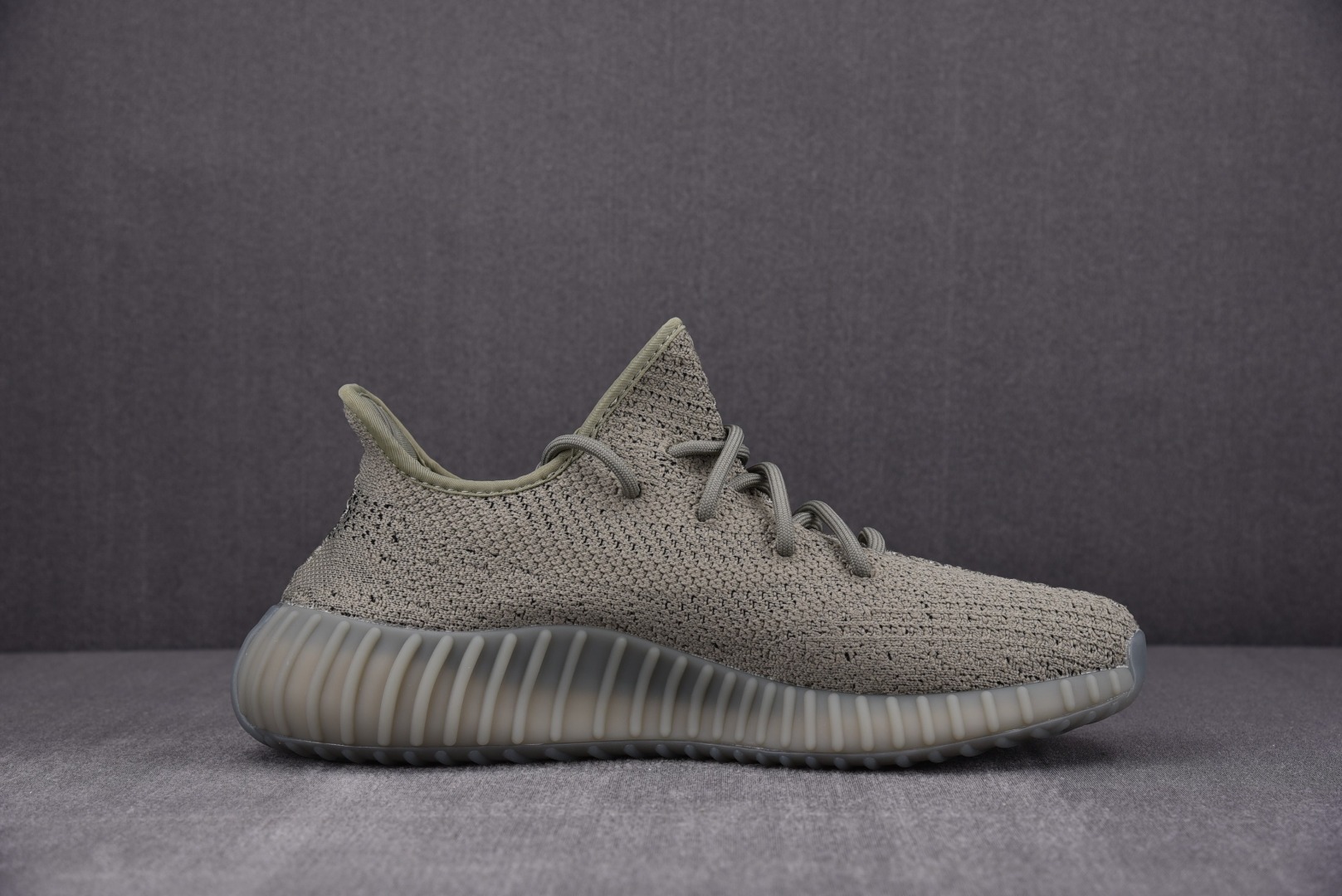 Yeezy军绿黑尺码:36-48纯原版出品-YeezyBoost350V2Granite军绿黑HQ205