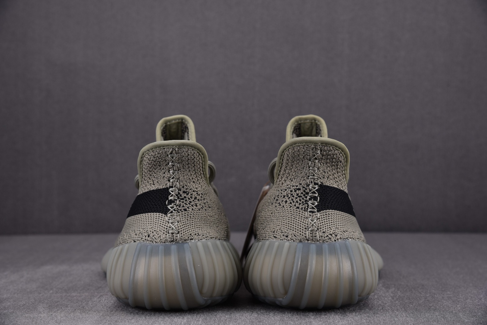 Yeezy军绿黑尺码:36-48纯原版出品-YeezyBoost350V2Granite军绿黑HQ205