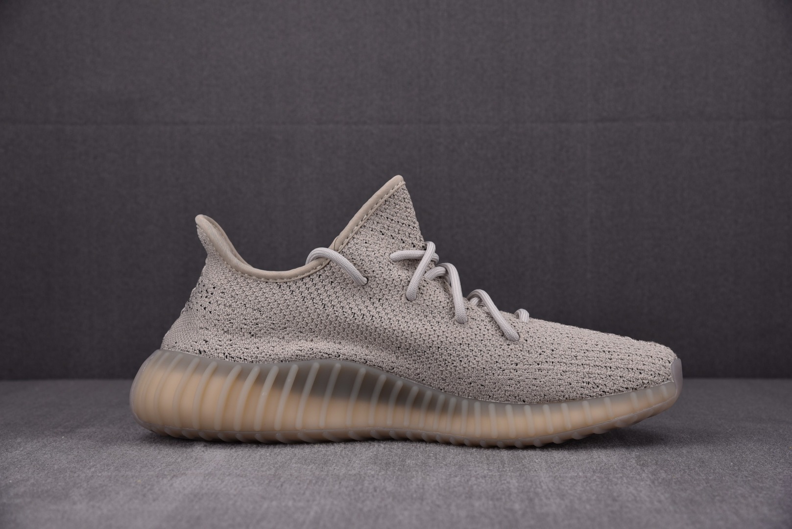 Yeezy火山灰岩尺码:36-48纯原版出品-YeezyBoost350V2Slate火山灰岩深米色油漆