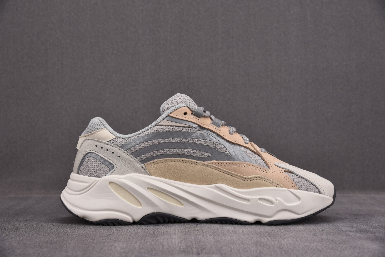 Yeezy700尺码:36-48纯原版出品-originalsYeezyBoost700V2“Cream