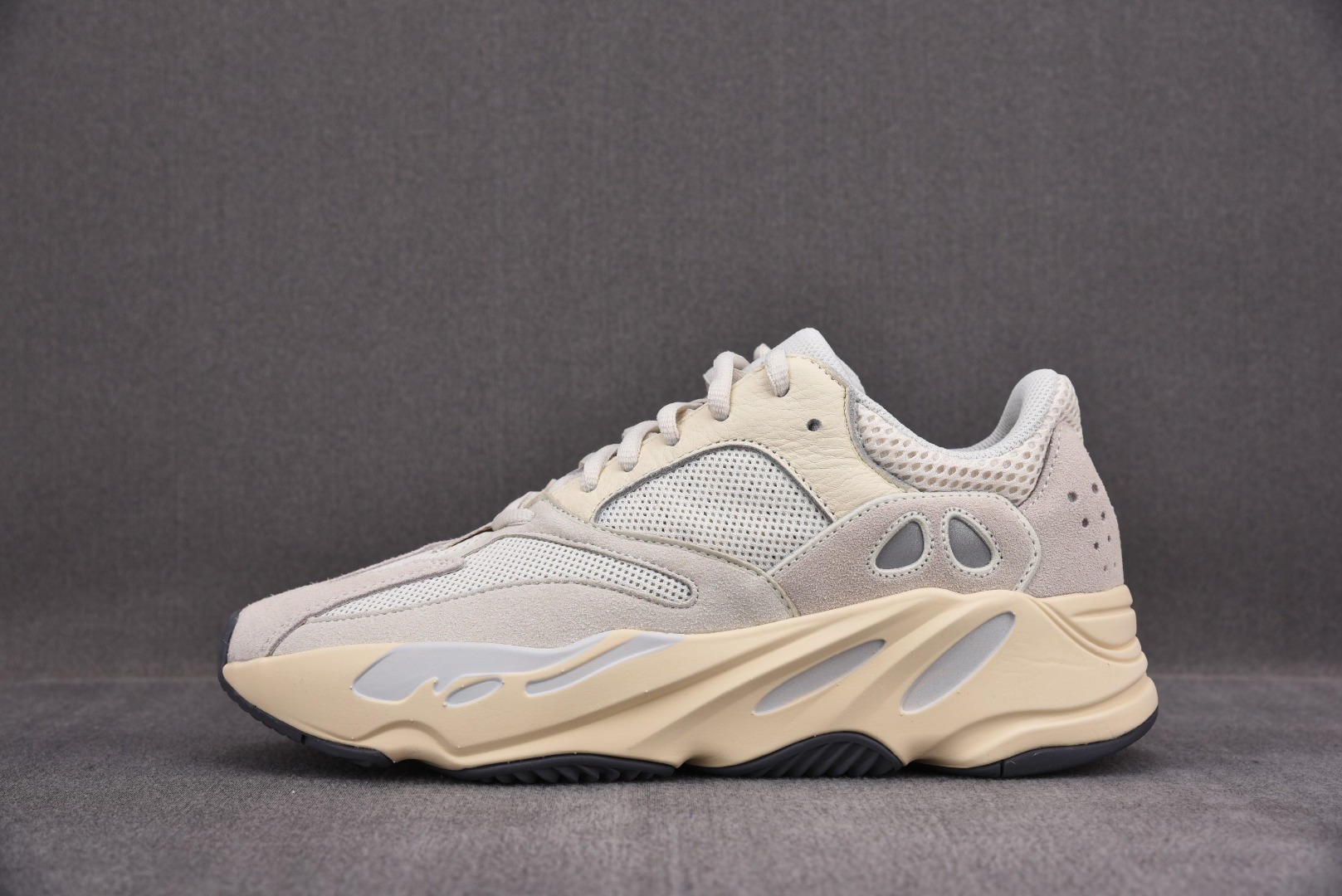 Yeezy700尺码:36-48纯原版出品-originalsYeezyBoost700Anglog灰白