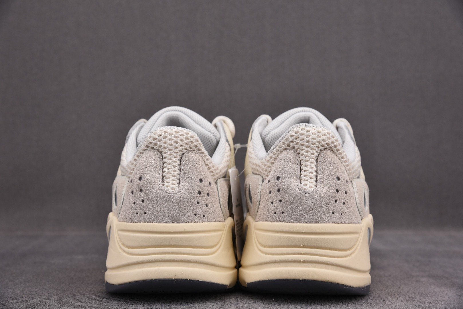 Yeezy700尺码:36-48纯原版出品-originalsYeezyBoost700Anglog灰白