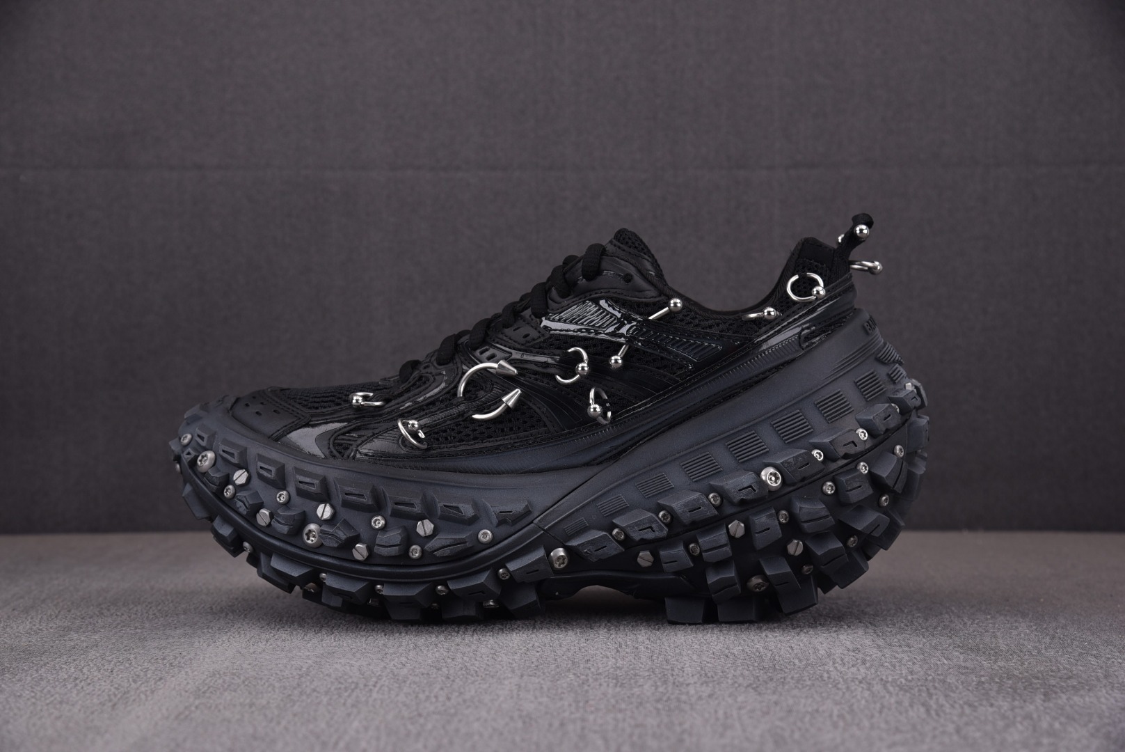 巴黎尺码:35-46偏大超重纯原版出品-BalenciagaDdfender轮胎鞋铆钉黑色YZ018-5