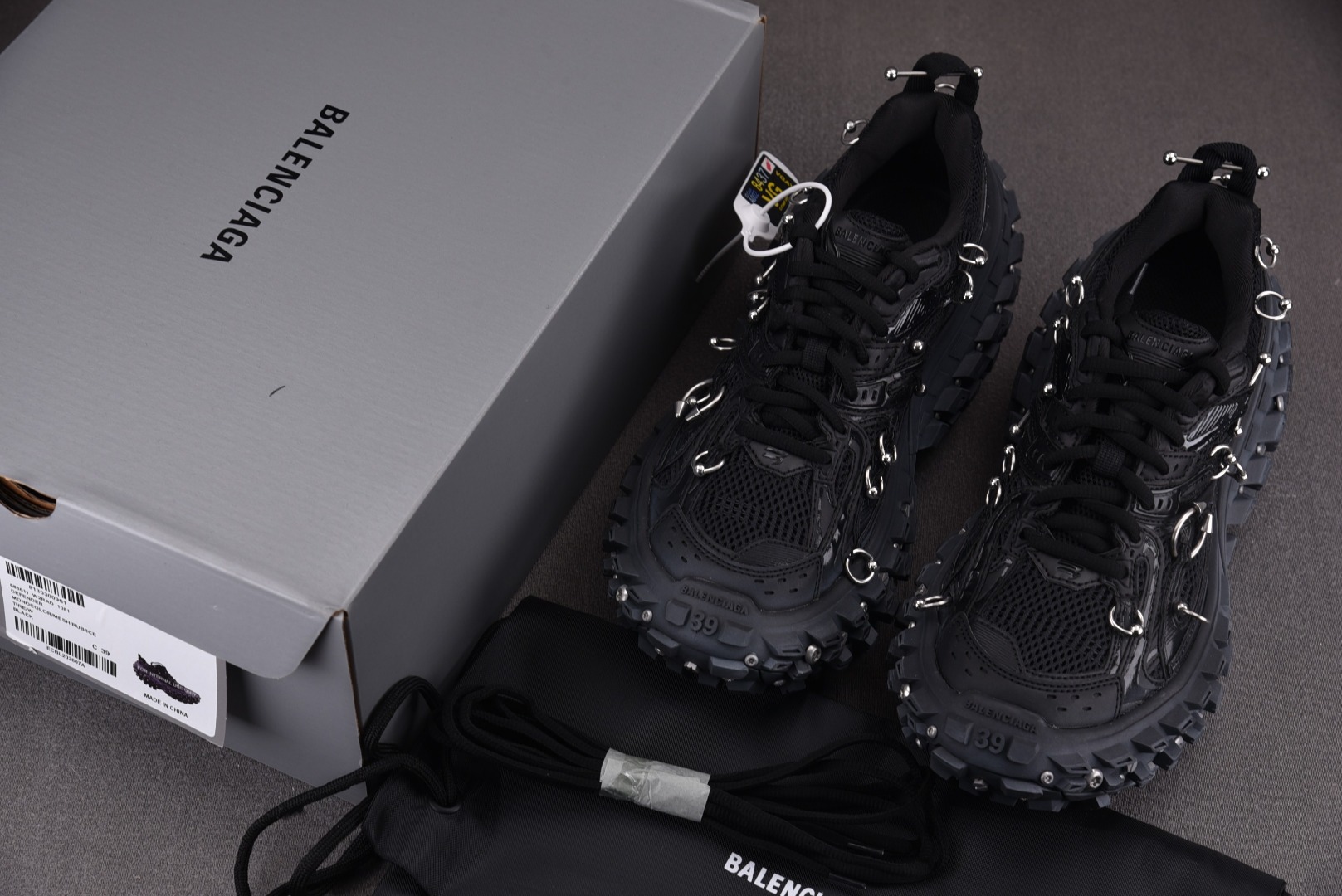 巴黎尺码:35-46偏大超重纯原版出品-BalenciagaDdfender轮胎鞋铆钉黑色YZ018-5