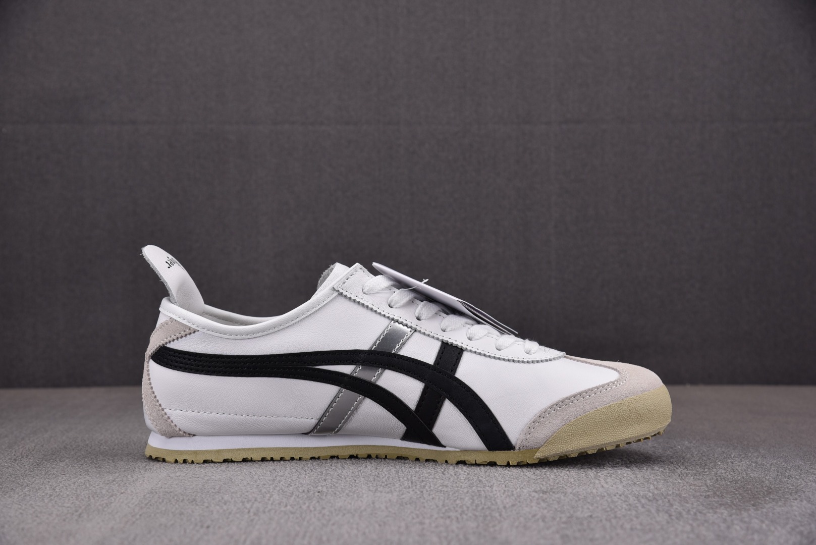 Tiger轻跑皮面尺码:36-46纯原版出品-OnitsukaTigerMEXICO66白黑1183C1