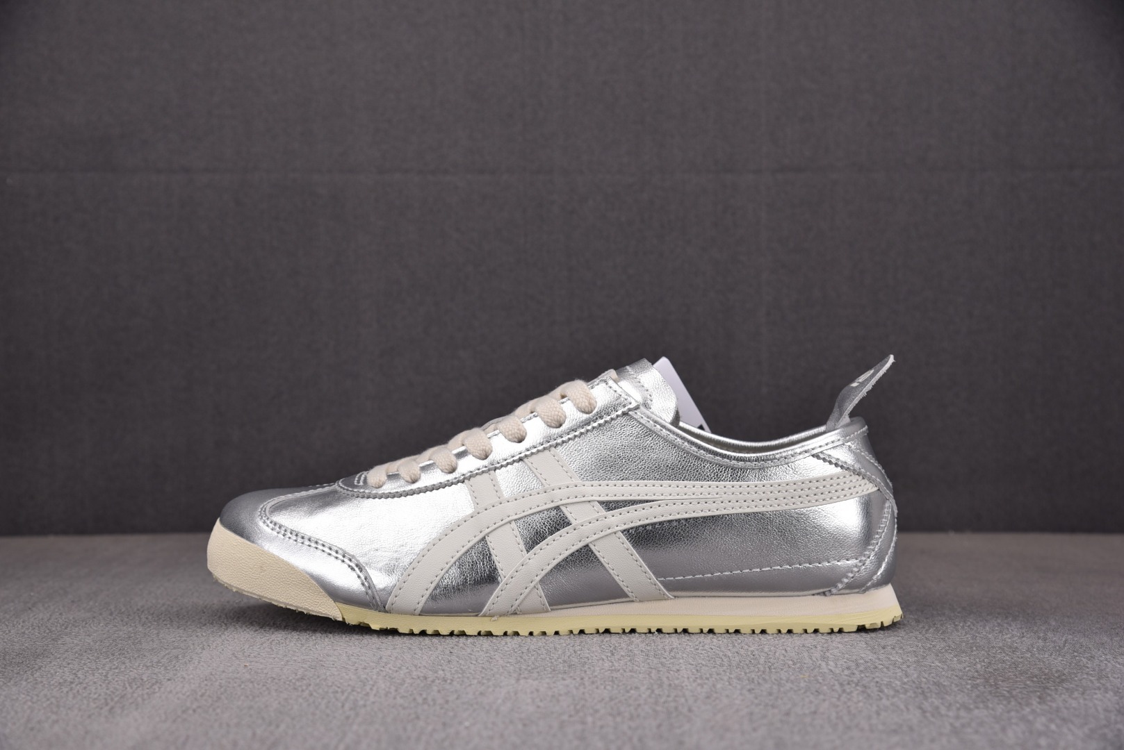 Tiger轻跑皮面尺码:36-46纯原版出品-OnitsukaTigerMEXICO66银色1183B5