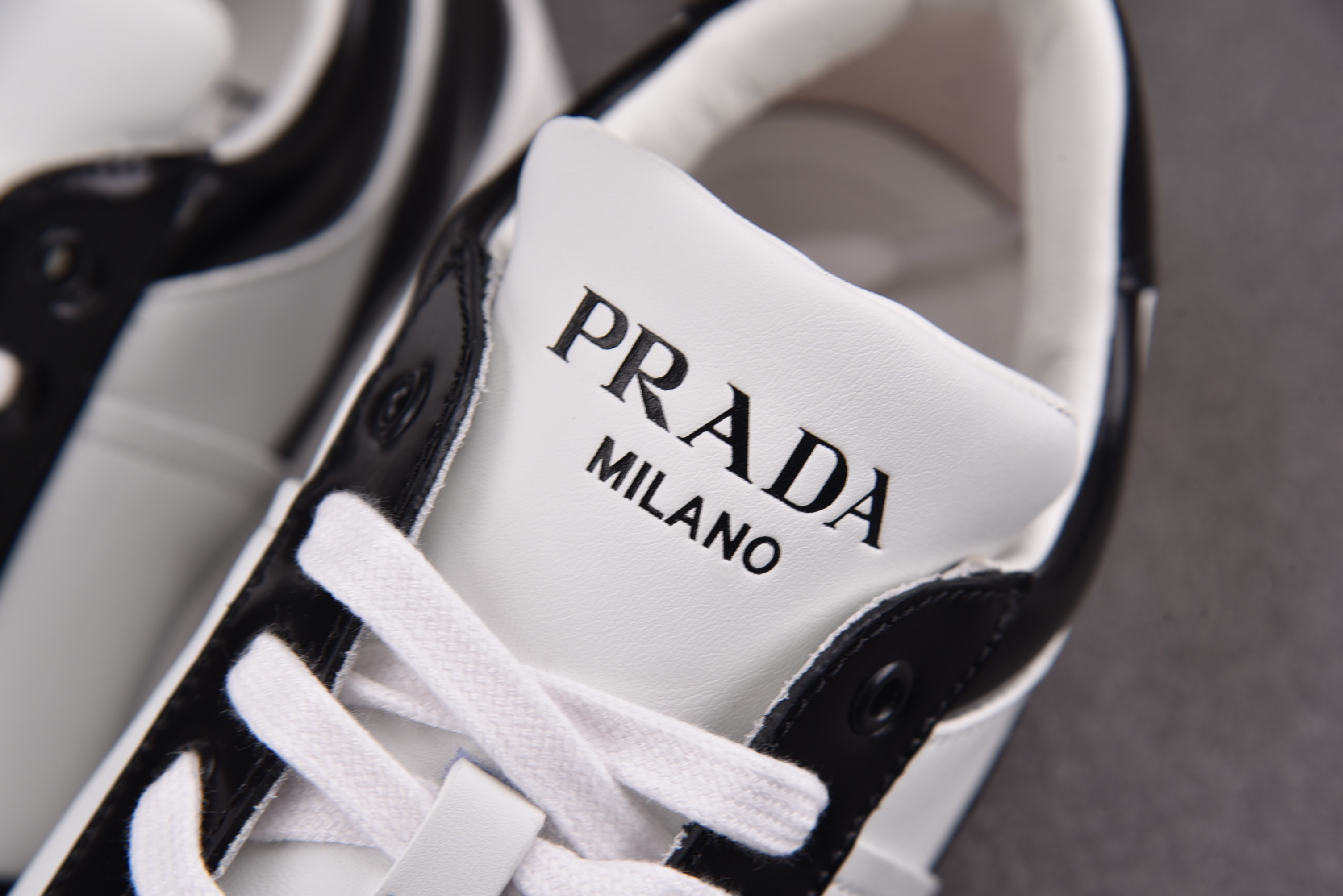 PRADA尺码:40-45纯原版出品-PRADADowntown黑白YZ0244040.5414242.