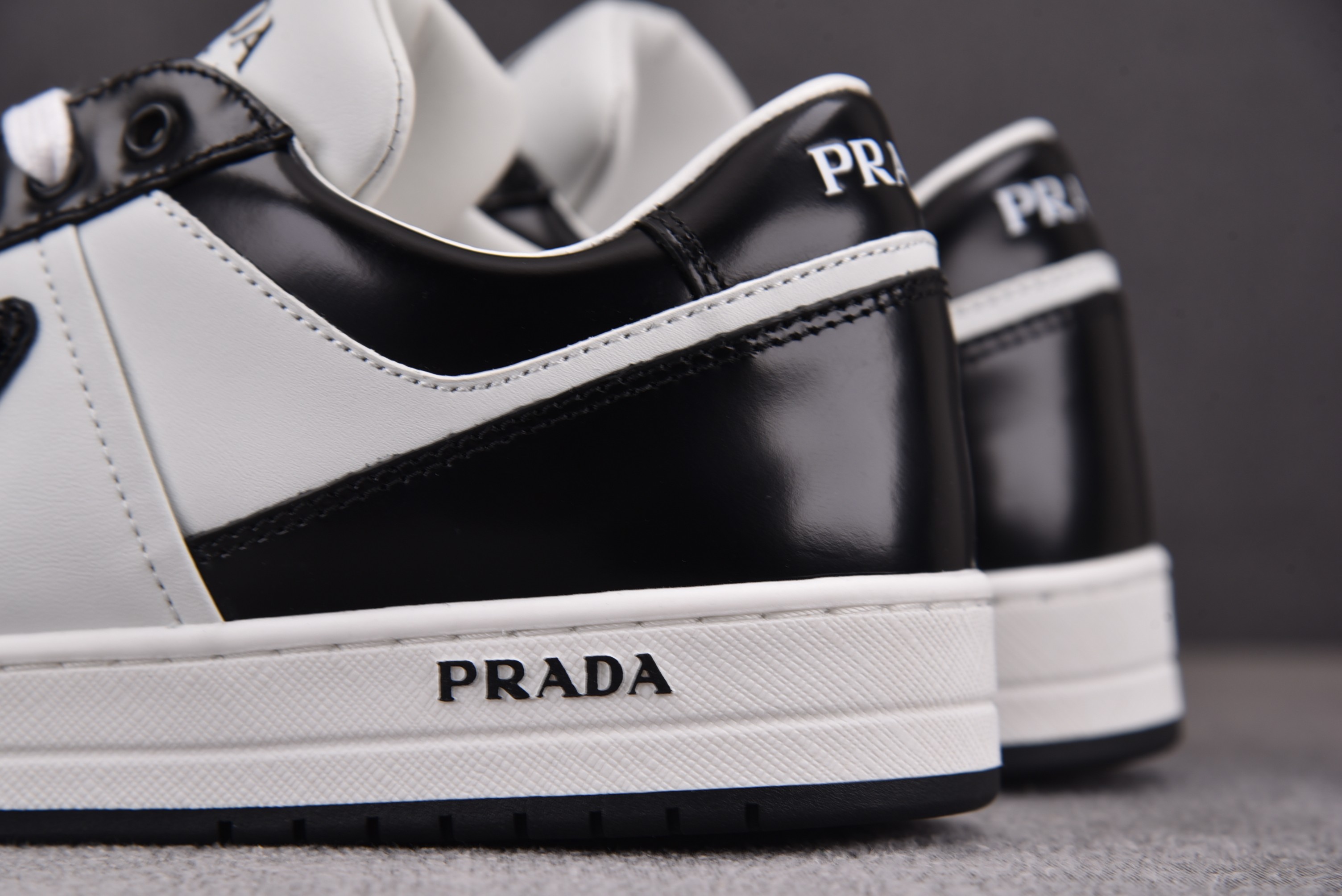 PRADA尺码:40-45纯原版出品-PRADADowntown黑白YZ0244040.5414242.