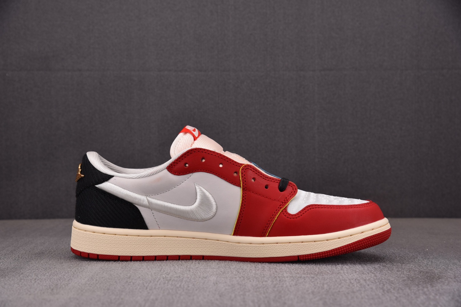 AJLow尺码:40-47.5纯原版出品-TrophyRoomxAJ1Low“Home”白红HV6157