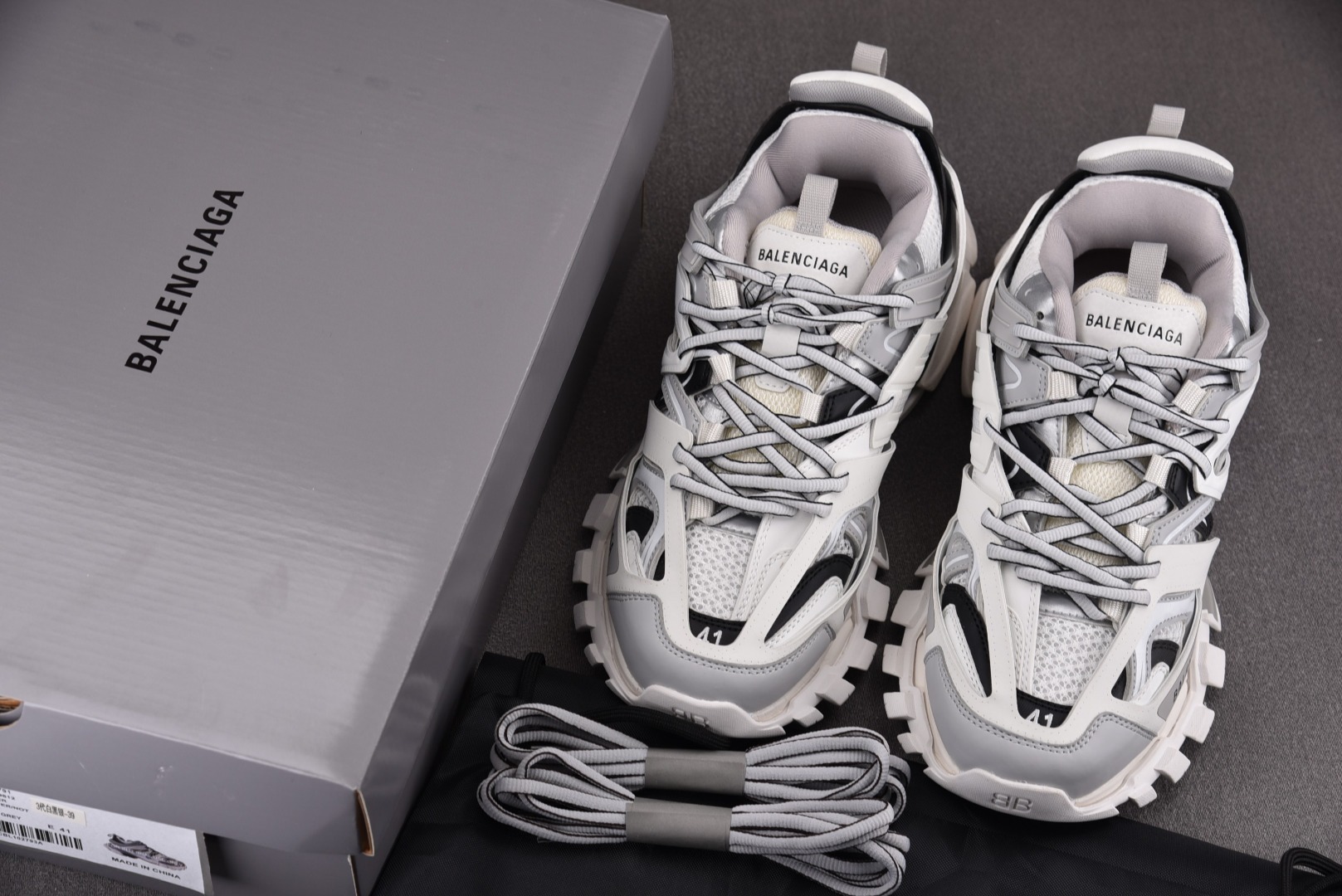 Balenciaga巴黎3代尺码:35-46偏大一码纯原出品-BalenciagaTrack3.0白黑银