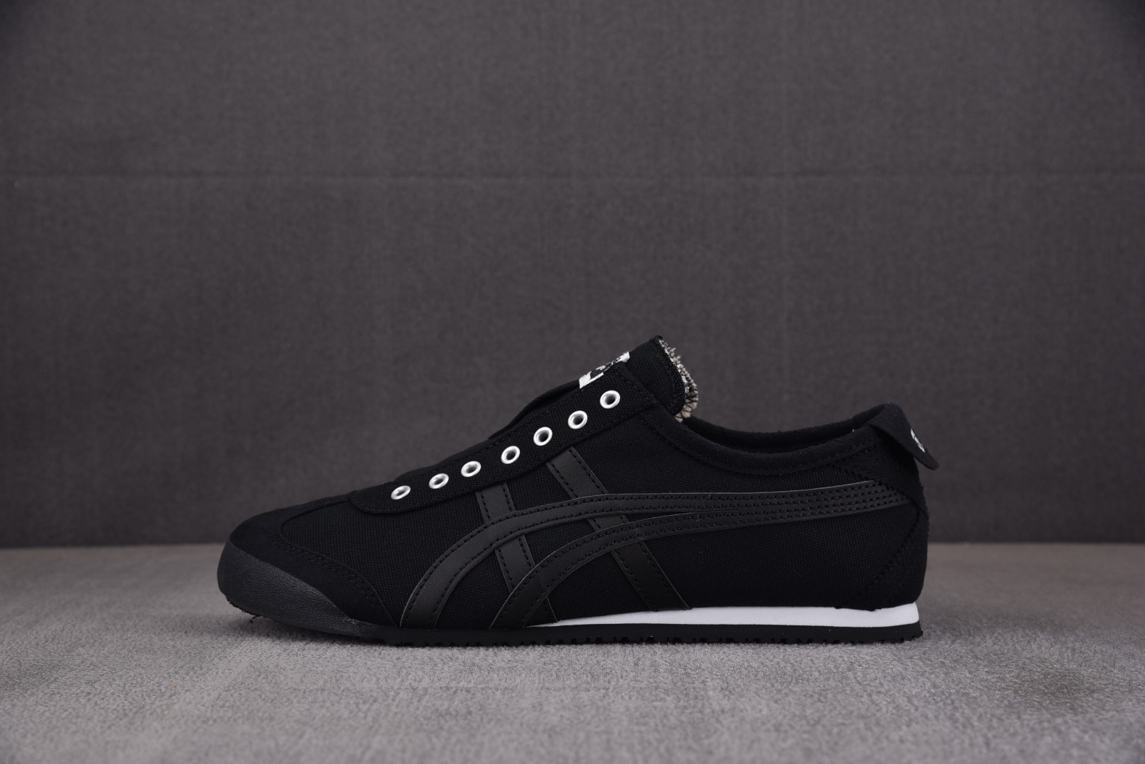 Tiger尺码:36-46纯原版出品-OnitsukaTigerMEXICO66煤黑D3K0Q-9090