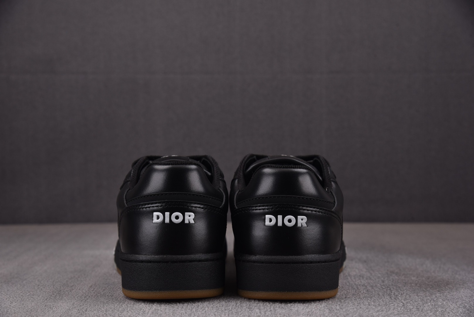 DIOR尺码:35-46纯原版出品-DioB27Mid-LowCALF黑棕YZ546偏大