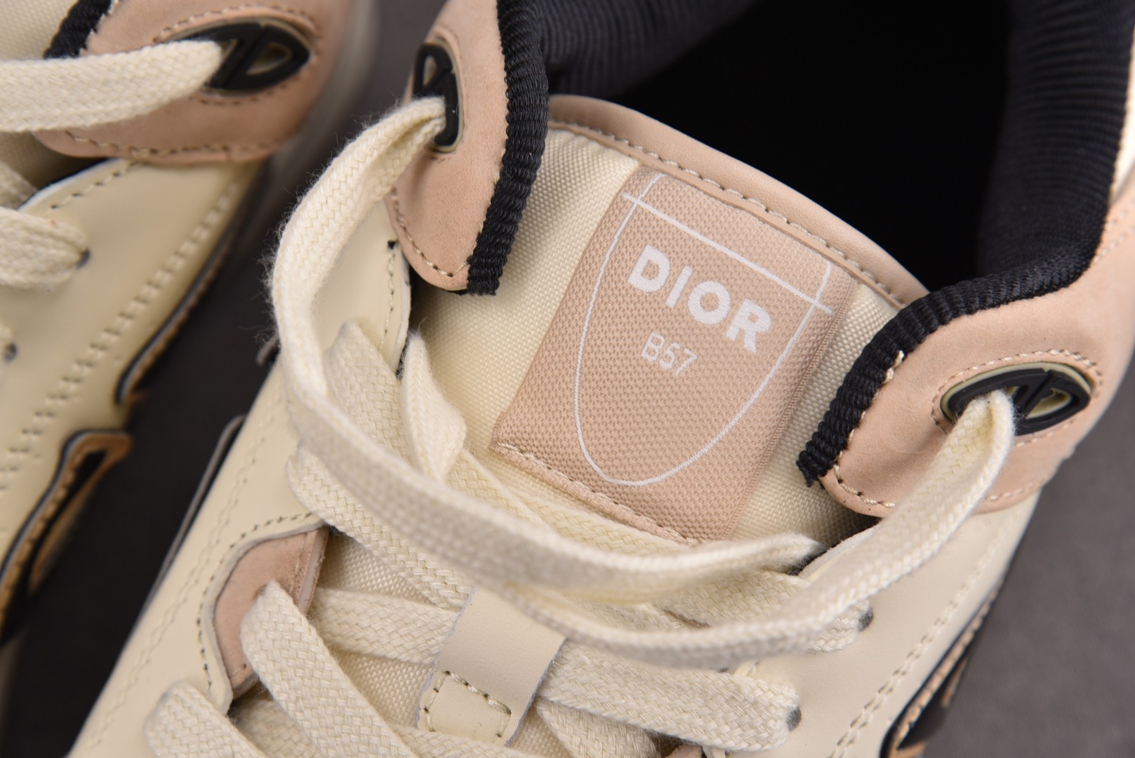 DIOR尺码:35-46纯原版出品-DioB57LTCALF米黄黑YZ546偏大