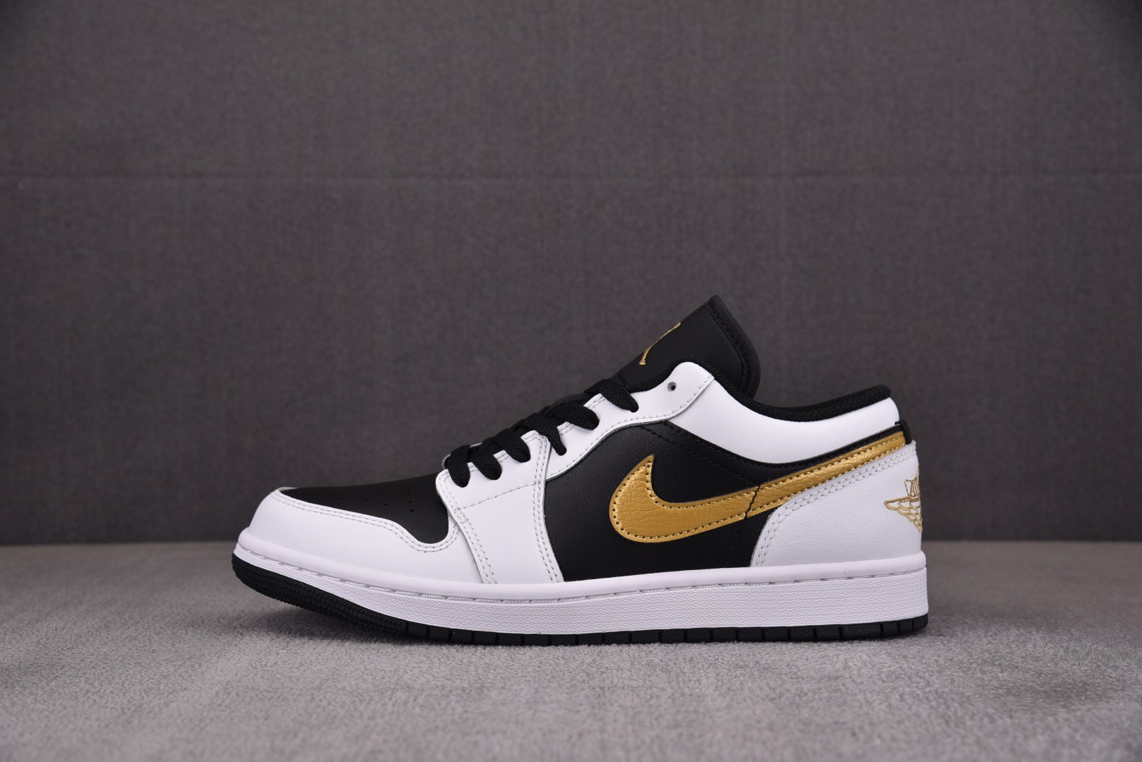 AJlow尺码:40-46纯原版出品-AirJordan1LowWhiteBlackMetallicGo