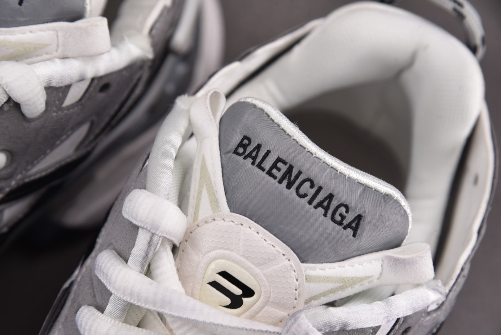 巴黎尺码:35-46偏大超重纯原版出品-BalenciagaRunner绒布灰白黑YZ009-03