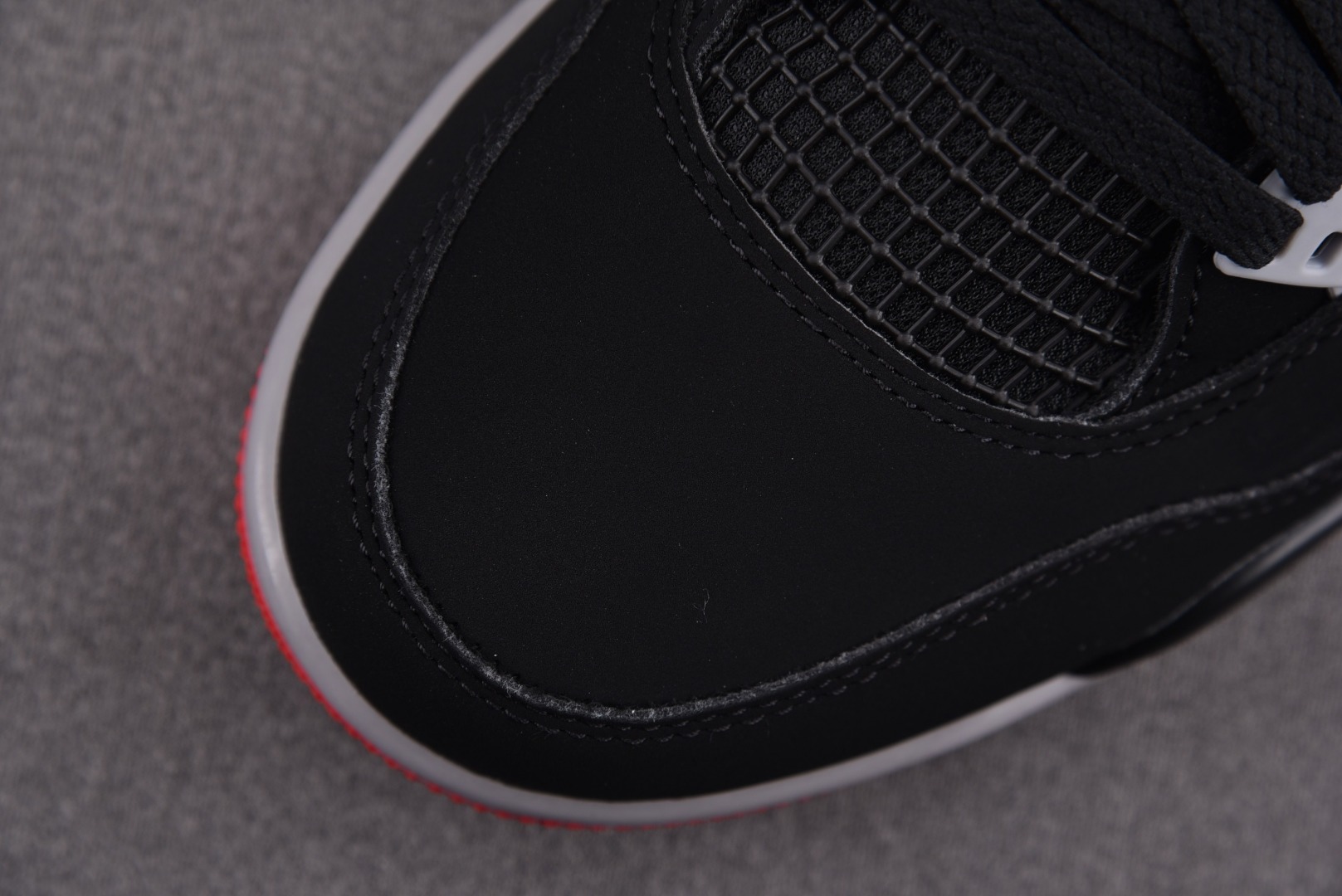 AJ4黑红公牛 鞋码：40.5-48.5 带半码

纯原版出品-Air Jordan 4 Retro B