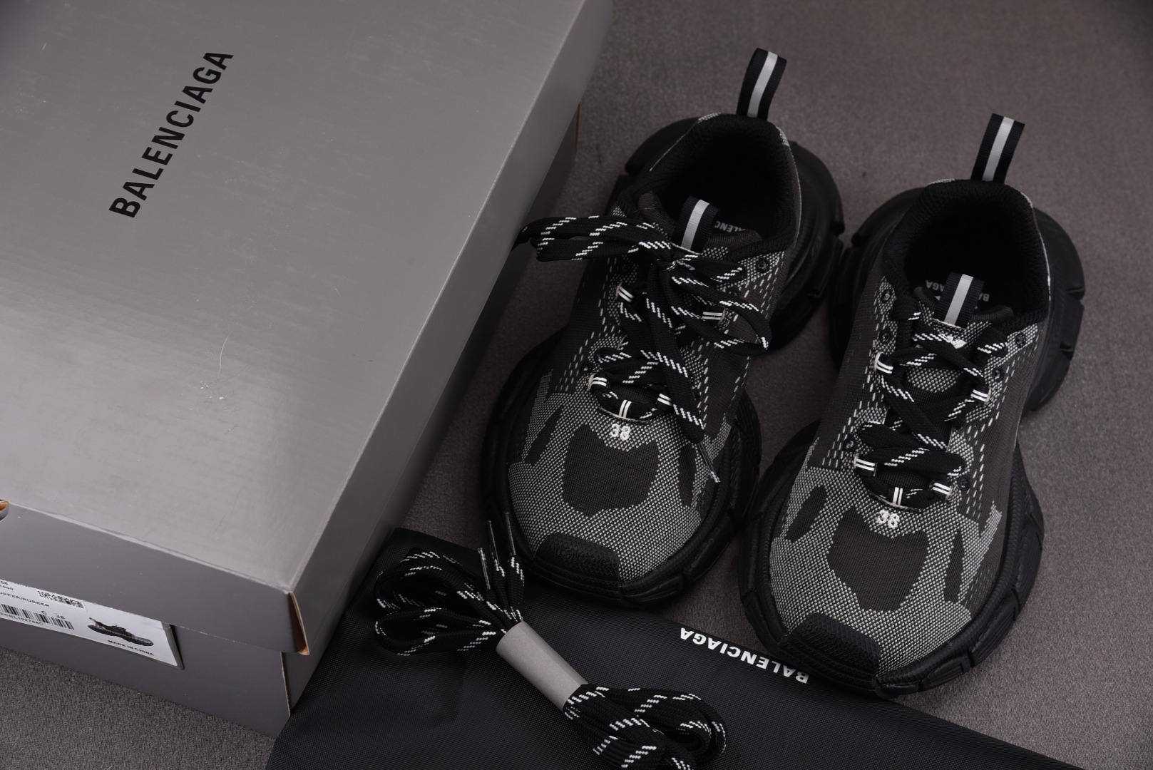 巴黎3XL尺码:35-45偏大1码纯原-BalenciagaxUnderArmour3XL黑白YZ003