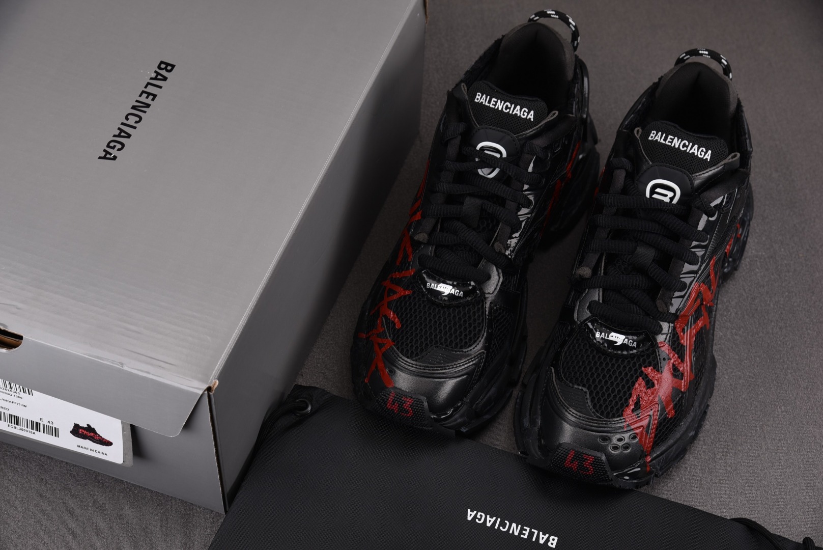 巴黎尺码:35-46偏大超重纯原版出品-BalenciagaRunner黑红涂鸦YZ009-03