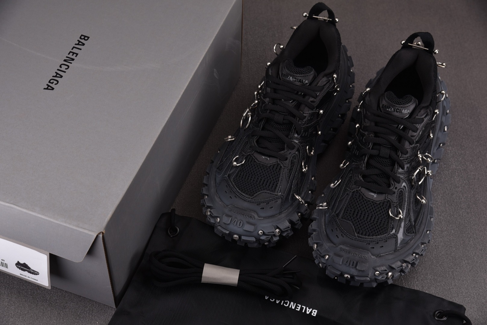 巴黎轮胎鞋尺码:35-46纯原版出品-BalenciagaDdfender轮胎鞋黑色铆钉扣YZ001-2