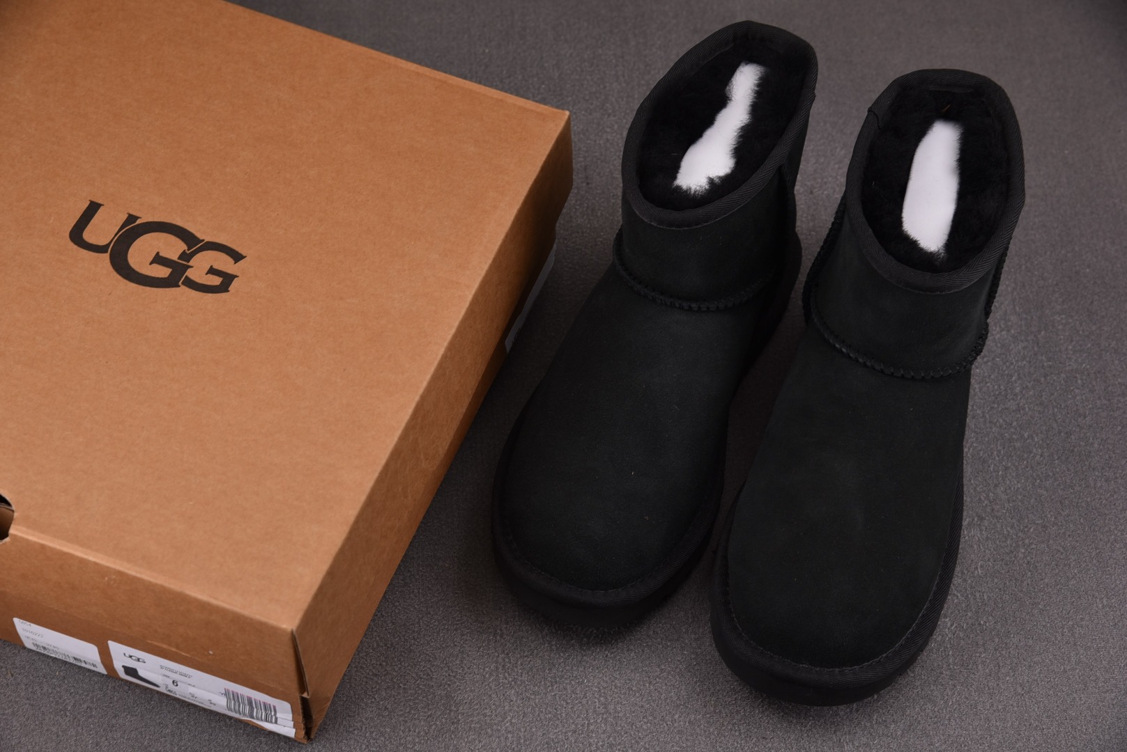 Ugg纯原尺码:40-45纯原版出品-UGGClassicMiniIIBootBlack黑色经典短筒YZ