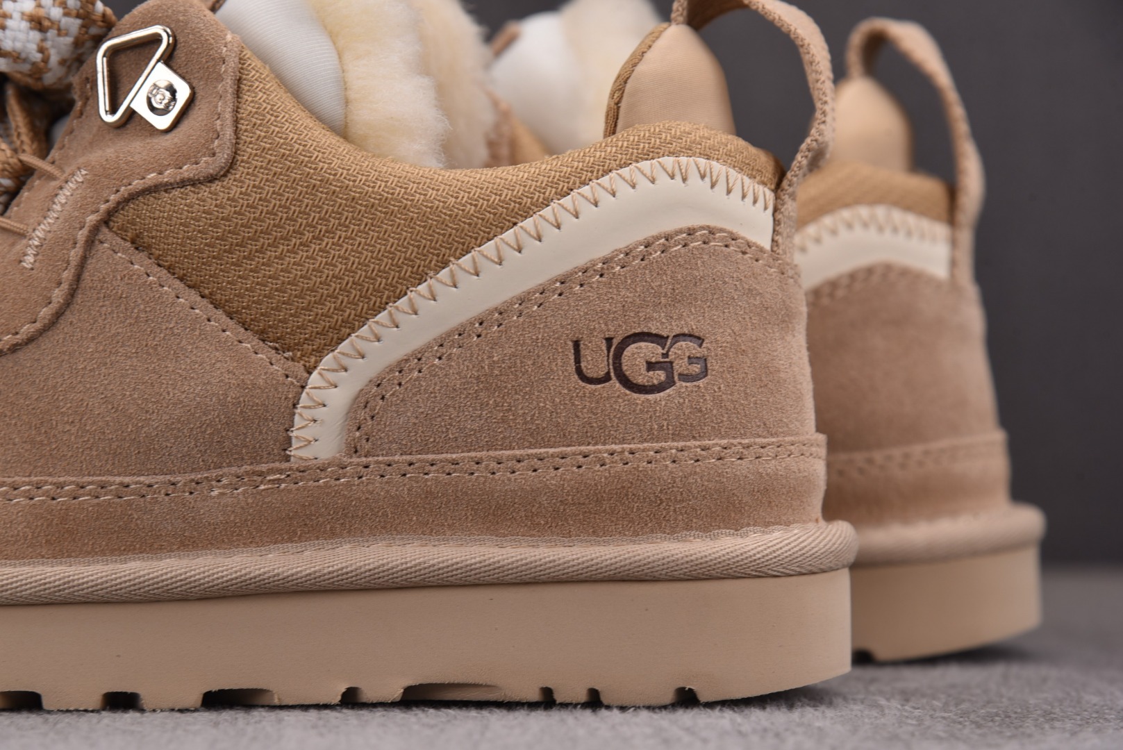 Ugg纯原尺码:35-40纯原版出品-UGGLowmelSand沙色板鞋YZ002尺码3940