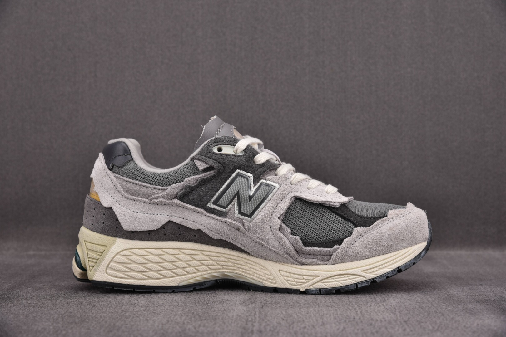 NB2002R云雨灰鞋码:36-46.5总裁R版出品-NewBalance2002R“RefinedFu