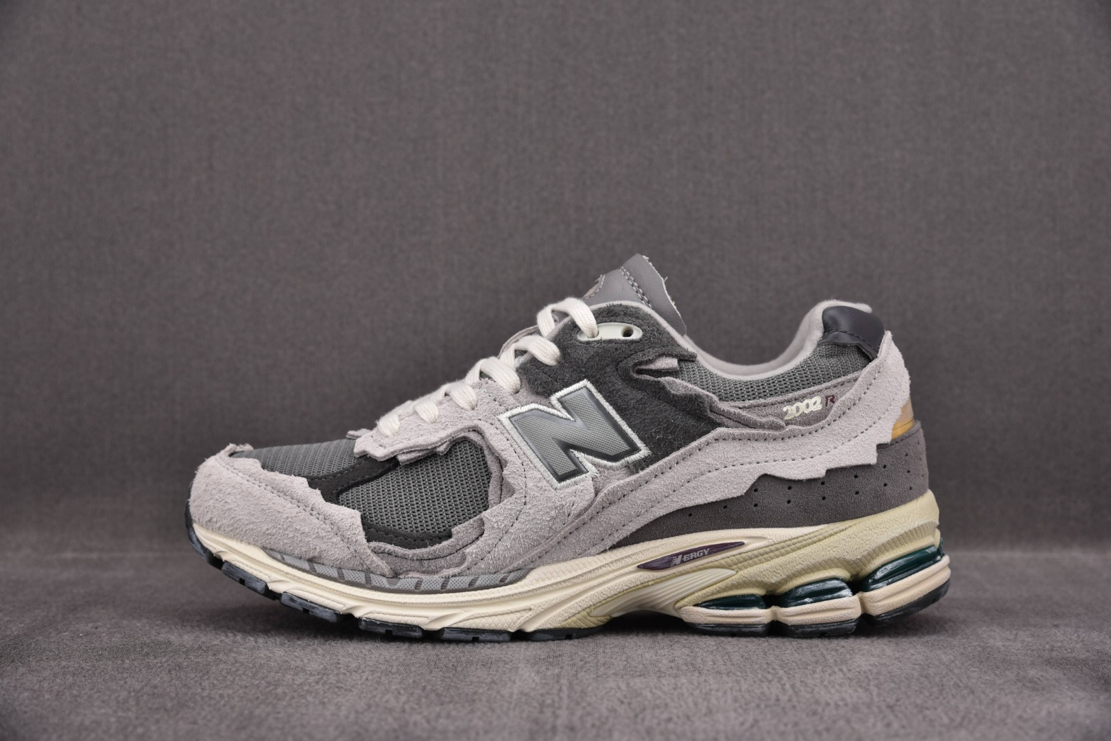 NB2002R云雨灰鞋码:36-46.5总裁R版出品-NewBalance2002R“RefinedFu