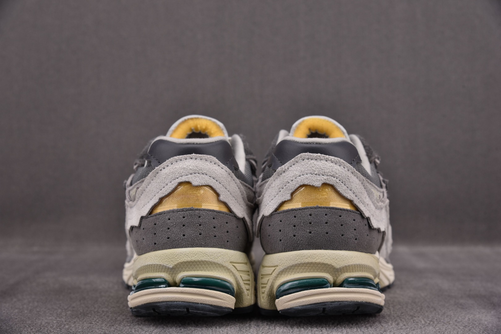 NB2002R云雨灰鞋码:36-46.5总裁R版出品-NewBalance2002R“RefinedFu