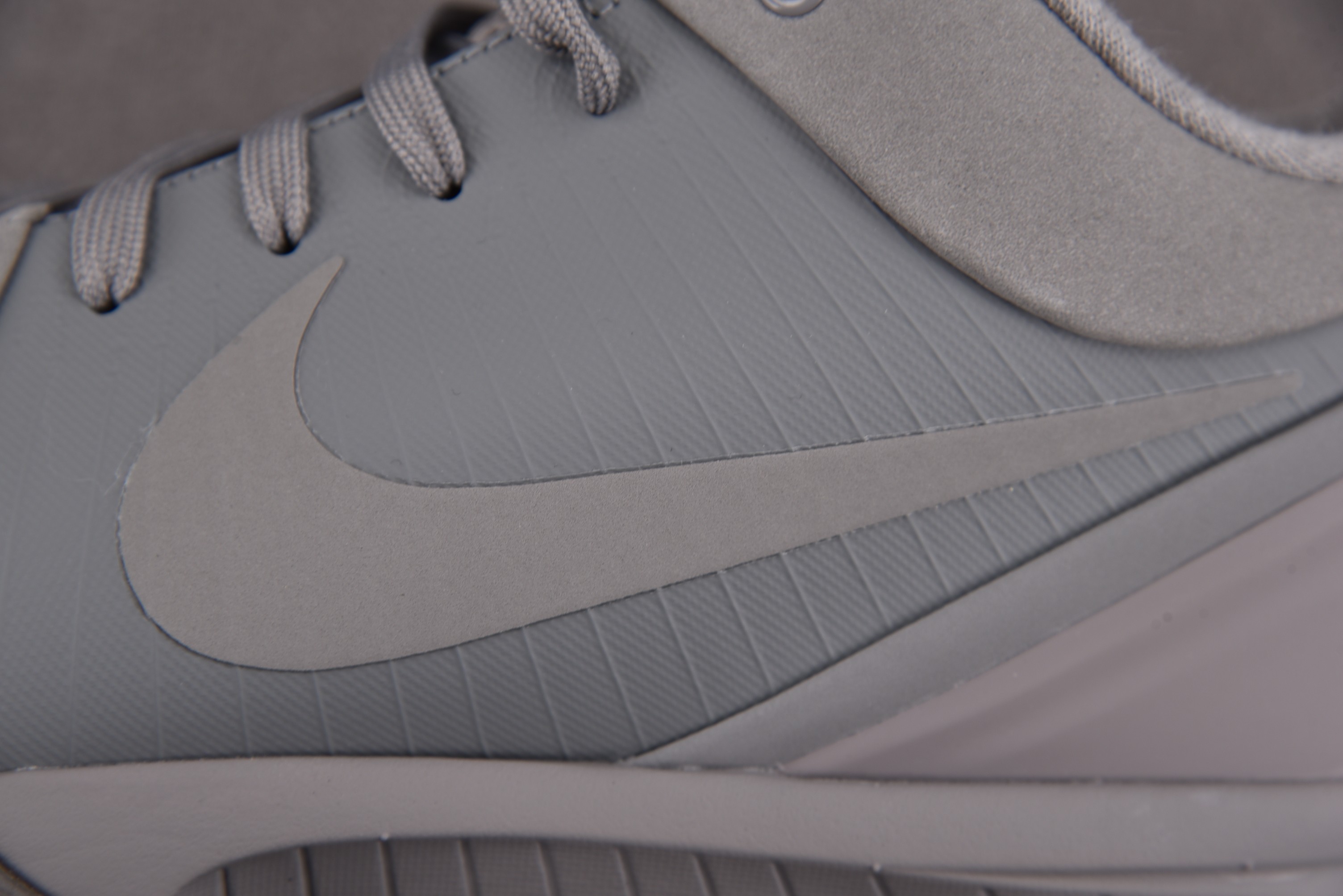 科比4尺码:40-48.5纯原版出品-Kobe4BlackMambaCollectionFadetoBl