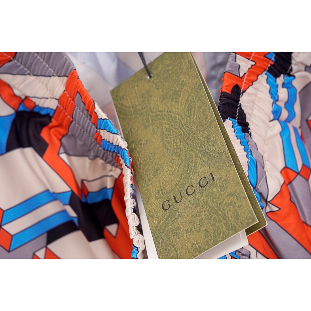 GUCCI/古驰 Pixel Print Silk Shorts 满印松紧腰短裤