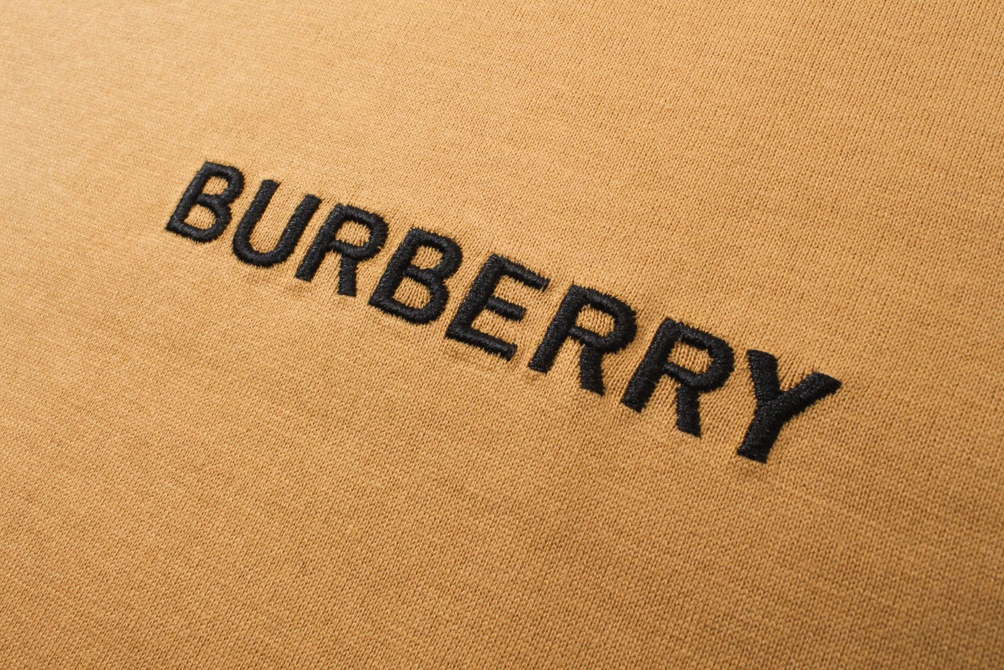 高版本Burberry巴宝莉2024早春格纹拼色刺绣短袖T恤BUR王牌渠道秒杀市面上一切版本只能说根本就