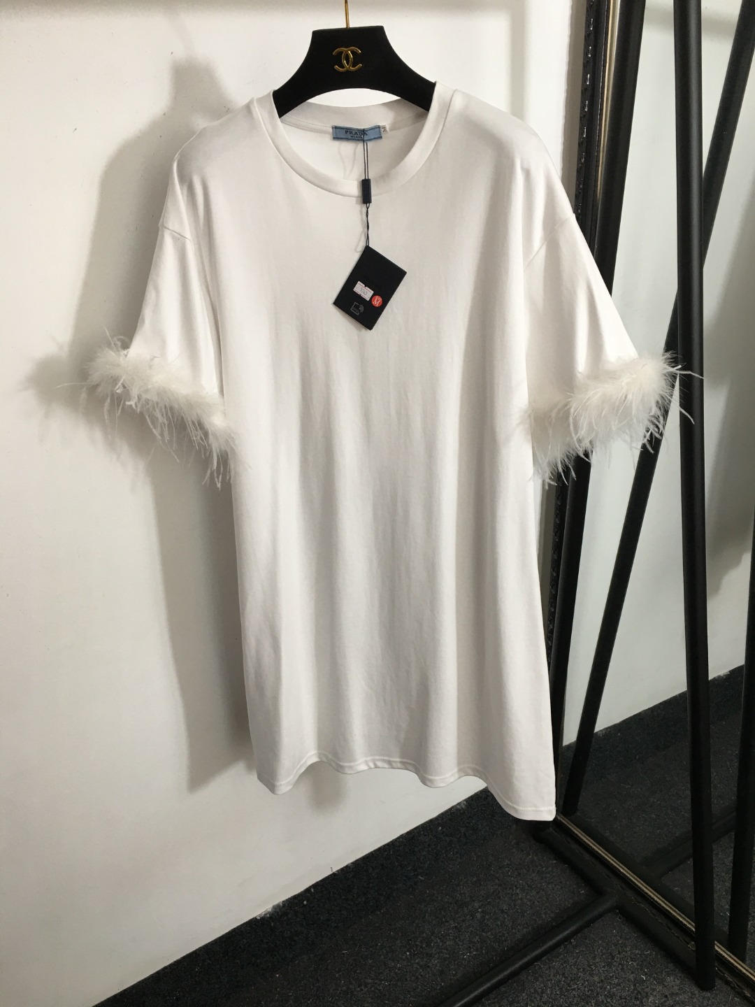 Prada Vêtements Robes T-Shirt Noir Gris Couleur rose Blanc épissure Manches courtes