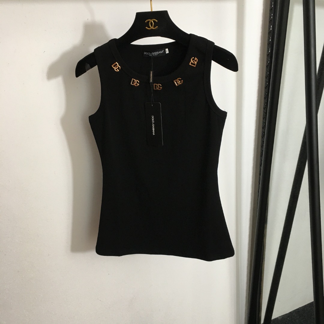 NO:863684,Style No. 3894 DG* New logo hardware decorated round neck vest, white, black, S-XXL, [S size; bust 76, length 56], Dolce&Gabbana-clothing, Dolce&Gabbana,19860909款号3894 DG*新款 logo五金装饰圆领背心,白色,黑色,S-XXL,【S码；胸围76,长56】,杜嘉班纳-服装,Dolce&Gabbana,,Women's clothing