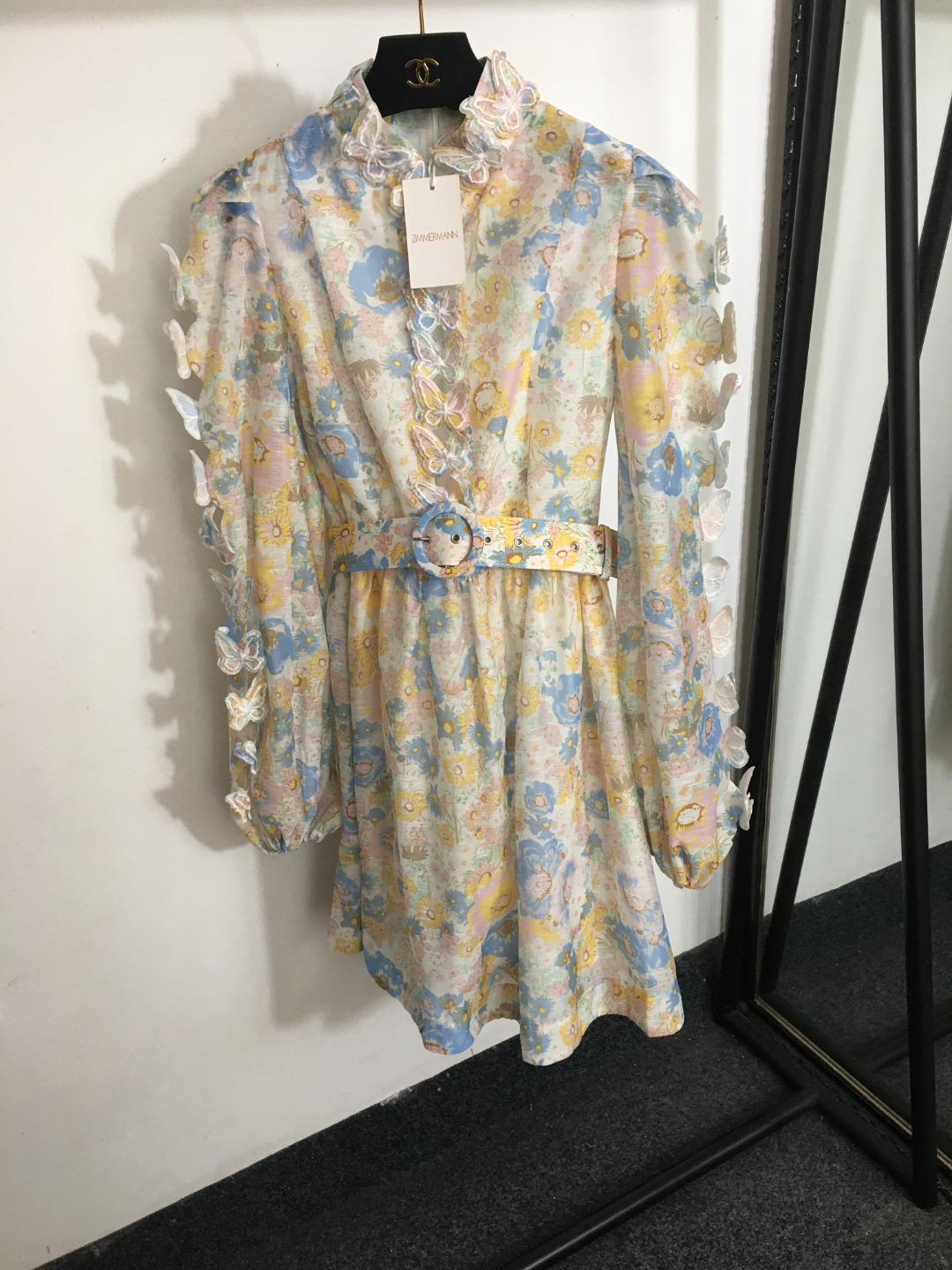 2024 répliques de luxe
 Zimmermann Vêtements Robes Vendre haute qualité
 Couleur rose Jaune Broderie fleurs Manches longues