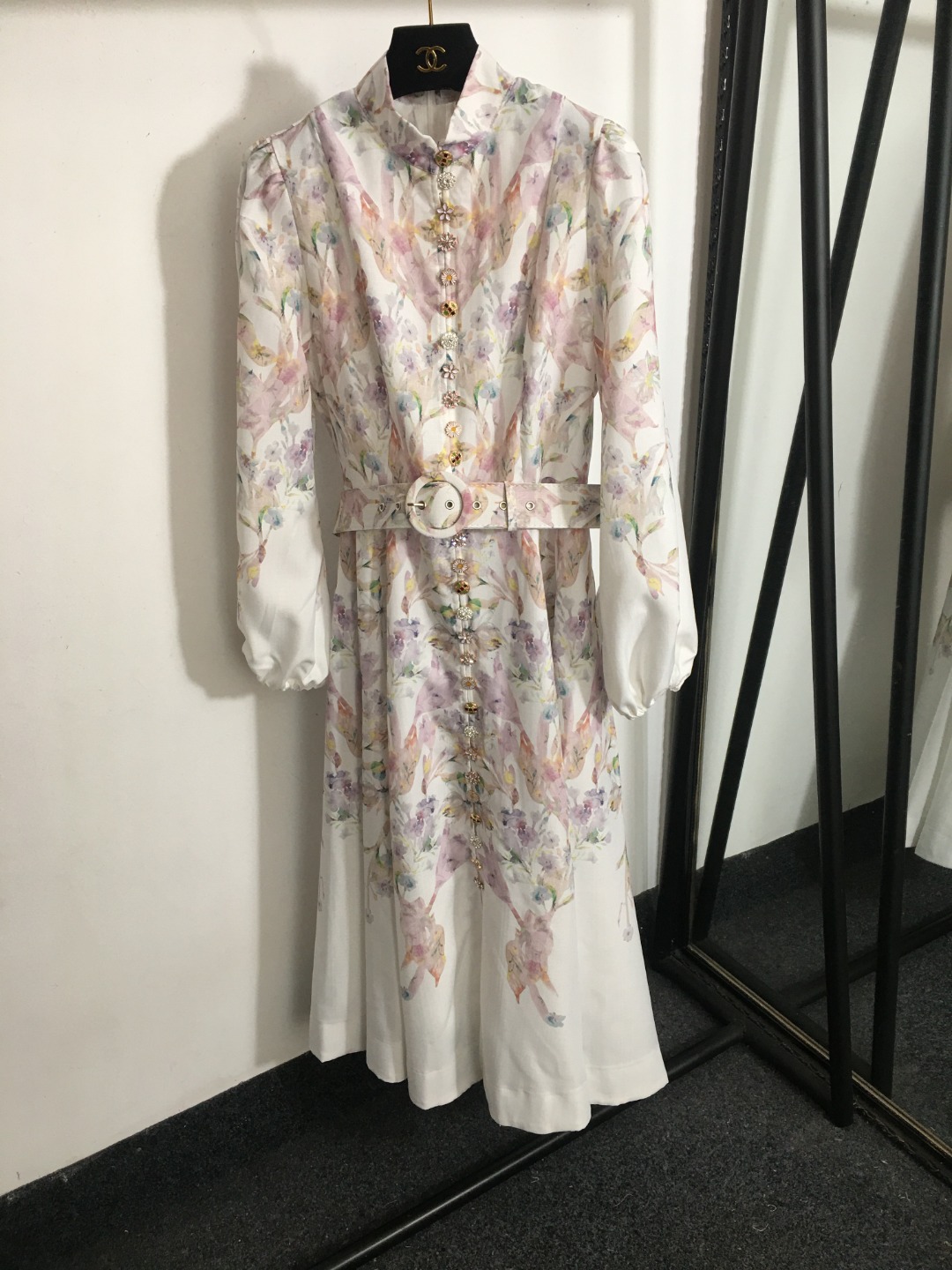 Zimmermann Les répliques
 Vêtements Robes Couleur rose Blanc Imprimé Manches longues