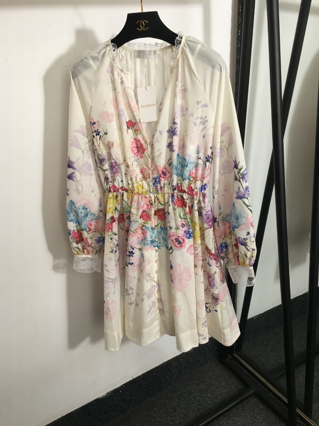 Zimmermann Aaa +
 Vêtements Robes Couleur abricot Imprimé Tissu en maille Manches longues