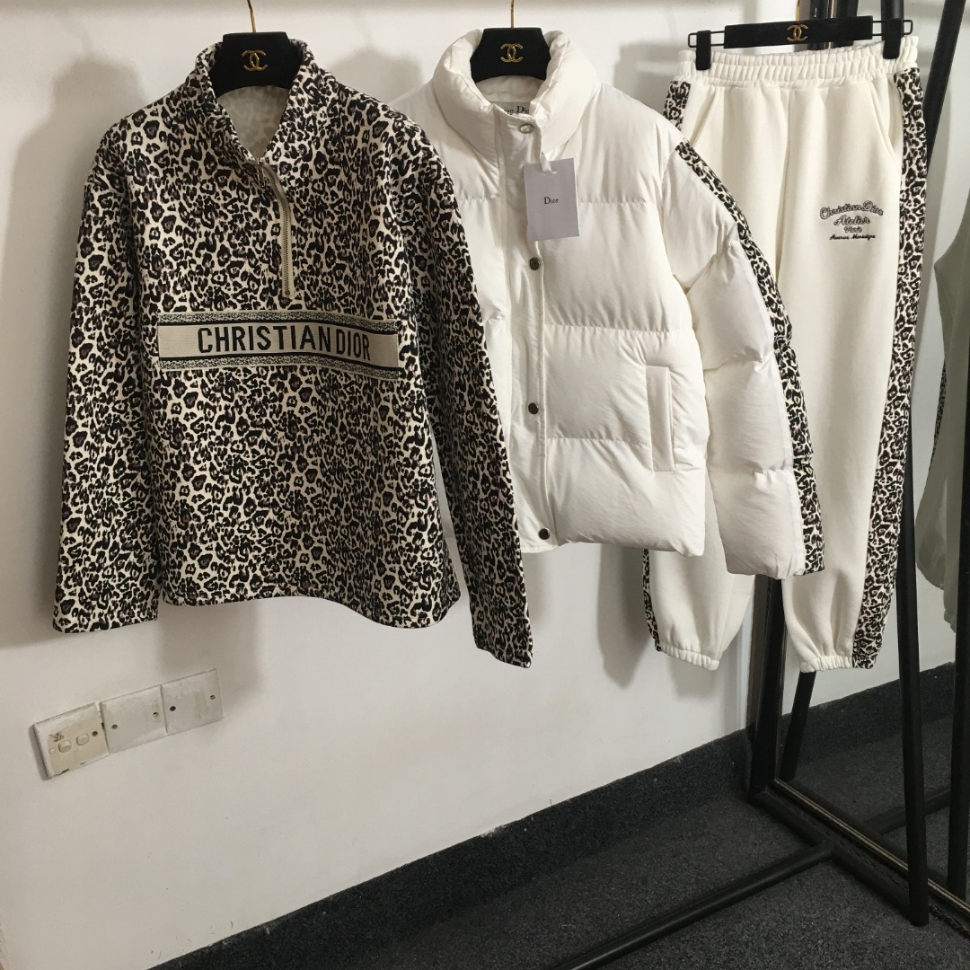 Dior Kleidung Mäntel & Jacken Pants & Hosen Sweatshirts Beige Schwarz Leopardendruck Weiß Drucken Baumwolle Langarm