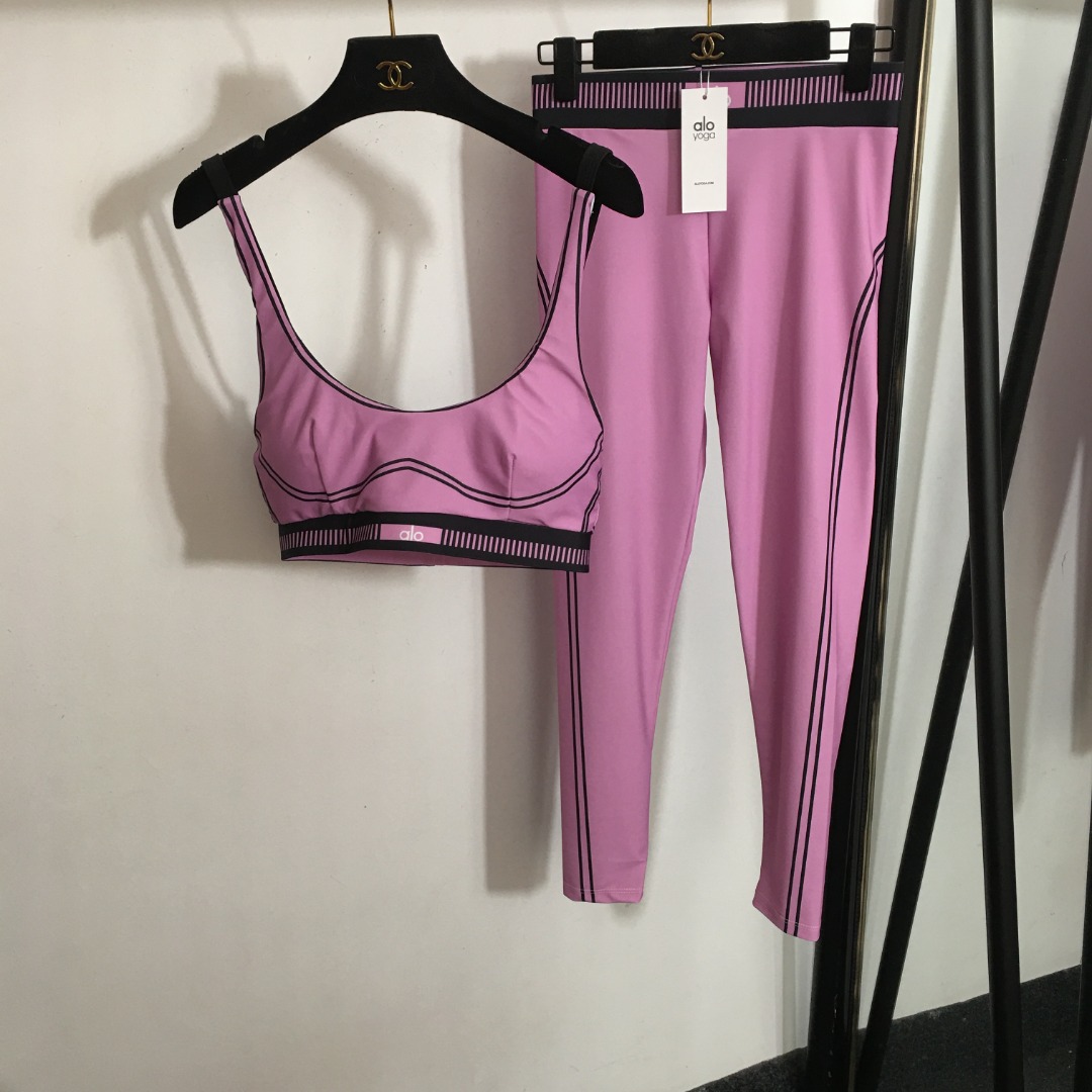 Alo Yoga Set: Tank Top with Pads & High Waist Leggings - Gym, Workout, Pilates 4 o 1ic24jgrgfmcofp6l2g0j134d9