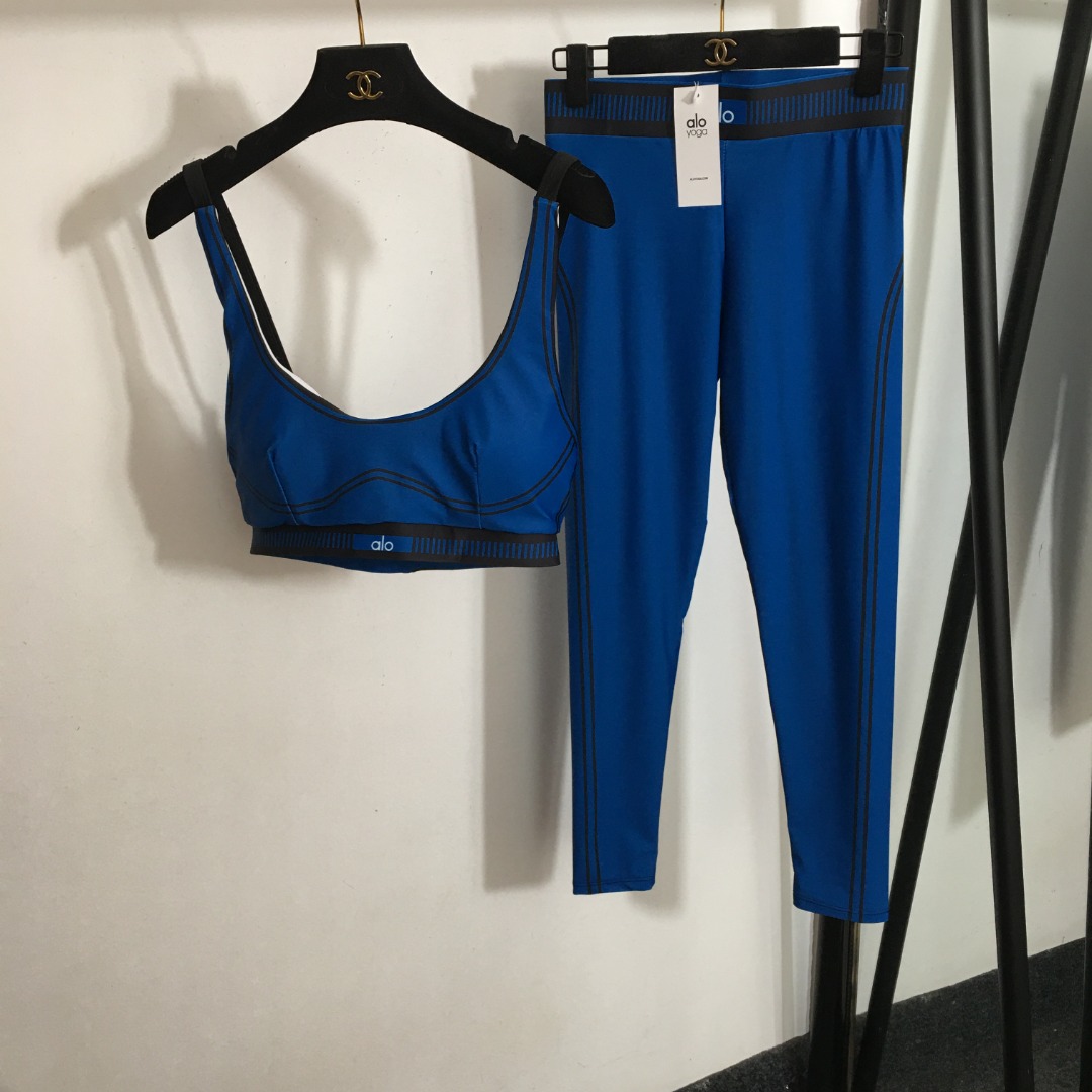 Alo Yoga Set: Tank Top with Pads & High Waist Leggings - Gym, Workout, Pilates 5 o 1ic24jovgi4ksni1f9c1hss1mk5b
