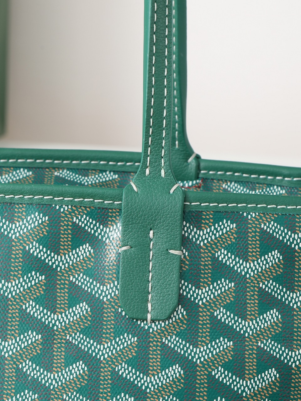 NO:619147,020320 Close-up of green details, Goya [original factory]19860909020320绿色细节特写,戈雅【原厂】,Bag