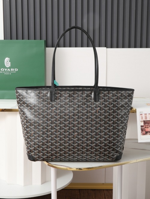 Goyard Artois Medium Tote Bag: Signature Style Meets Enhanced Security 5 Goyard Artois Medium Tote Bag: Signature Style Meets Enhanced Security