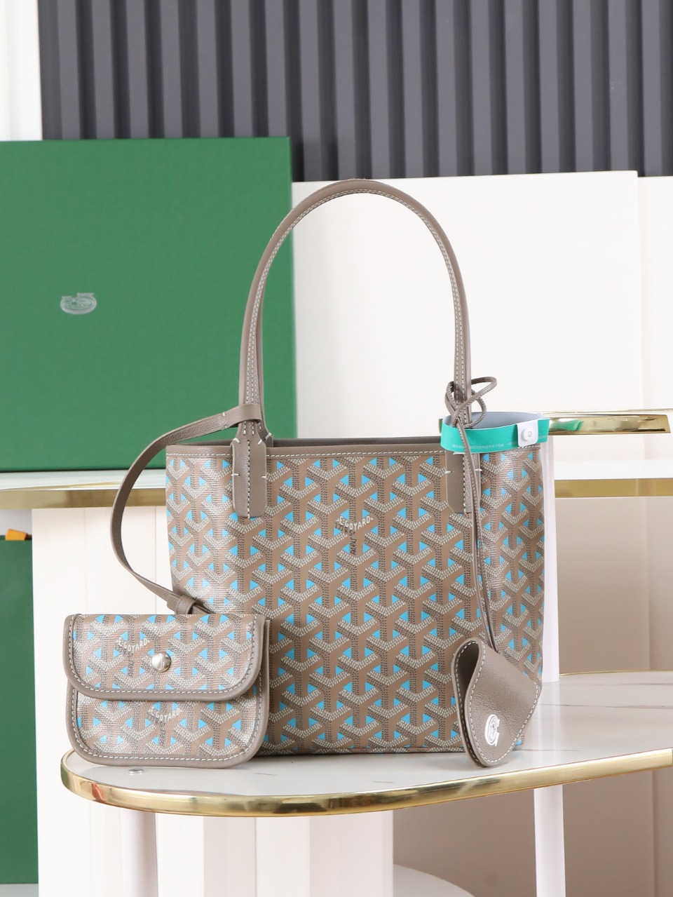 NO:618338,[Super quality all-copper hardware] 170th Anniversary Limited Sale When Saint Louis and Anjou collided and combined, the Tote mini was born. Milk tea color, linen and cotton blended as the outer surface, imported calfskin, exquisite and upright, can also be used in one package. It is a good choice to deliver coin purses, decorative sealing clips, and delivery gift bags for personal use. Size Bag mouth 28cm, bottom 20*height 20*bottom width 10cm  020660-1 Item No. 2321, Goya [original], louis vuitton, saint laurent, wallets, cowhide19860909【特级品质 全铜五金】 170周年 限量出售 当Saint Louis 与 Anjou 碰撞结合 便有了托特mini号 奶茶色系,将亚麻和棉混纺用做外包面进口对版头层小牛皮,精致且立挺,同样可一包两用,配送零钱包,包饰封口夹,配送礼品袋送人自用都是不错之选 尺寸Size袋口28cm、底20*高20*底宽10cm 020660-1 货号2321,戈雅【原厂】,louis vuitton,saint laurent,wallets,cowhide,Bag