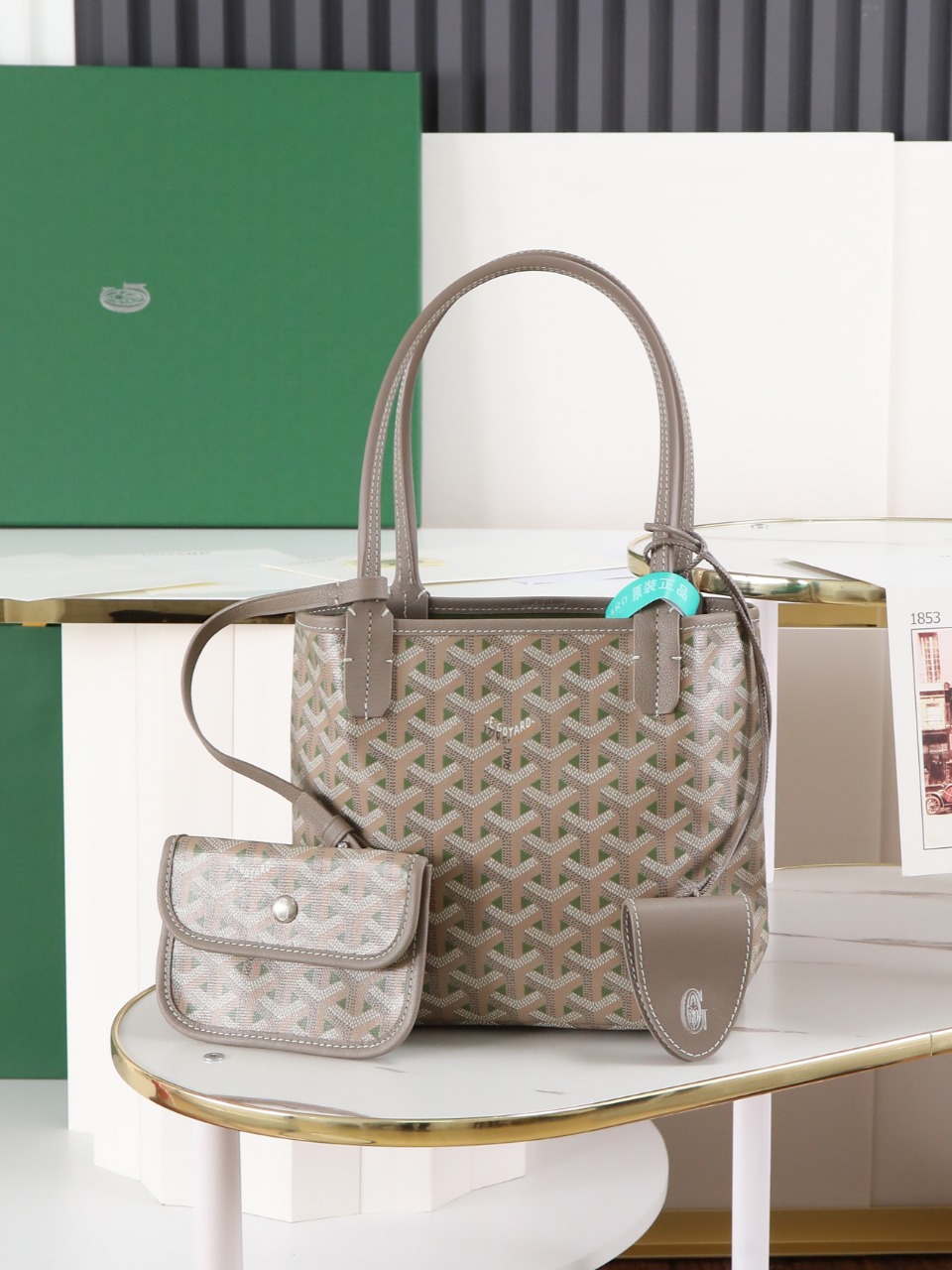 NO:618344,[Super quality all-copper hardware] 170th Anniversary Limited Sale When Saint Louis and Anjou collided and combined, the Tote mini was born. Milk tea color, linen and cotton blended as the outer surface, imported calfskin, exquisite and upright, can also be used in one package. It is a good choice to deliver coin purses, decorative sealing clips, and delivery gift bags for personal use. Size Bag mouth 28cm, bottom 20*height 20*bottom width 10cm  020660-1 Item No. 2321, Goya [original], louis vuitton, saint laurent, wallets, cowhide19860909【特级品质 全铜五金】 170周年 限量出售 当Saint Louis 与 Anjou 碰撞结合 便有了托特mini号 奶茶色系,将亚麻和棉混纺用做外包面进口对版头层小牛皮,精致且立挺,同样可一包两用,配送零钱包,包饰封口夹,配送礼品袋送人自用都是不错之选 尺寸Size袋口28cm、底20*高20*底宽10cm 020660-1 货号2321,戈雅【原厂】,louis vuitton,saint laurent,wallets,cowhide,Bag